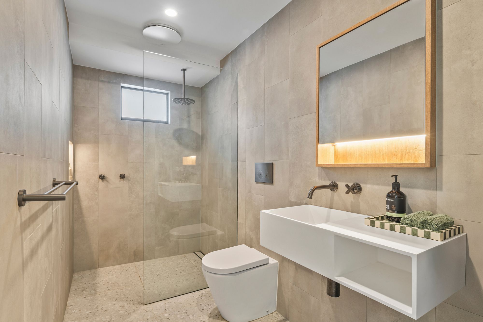 34 Whitian Drive — photo 14 of 24