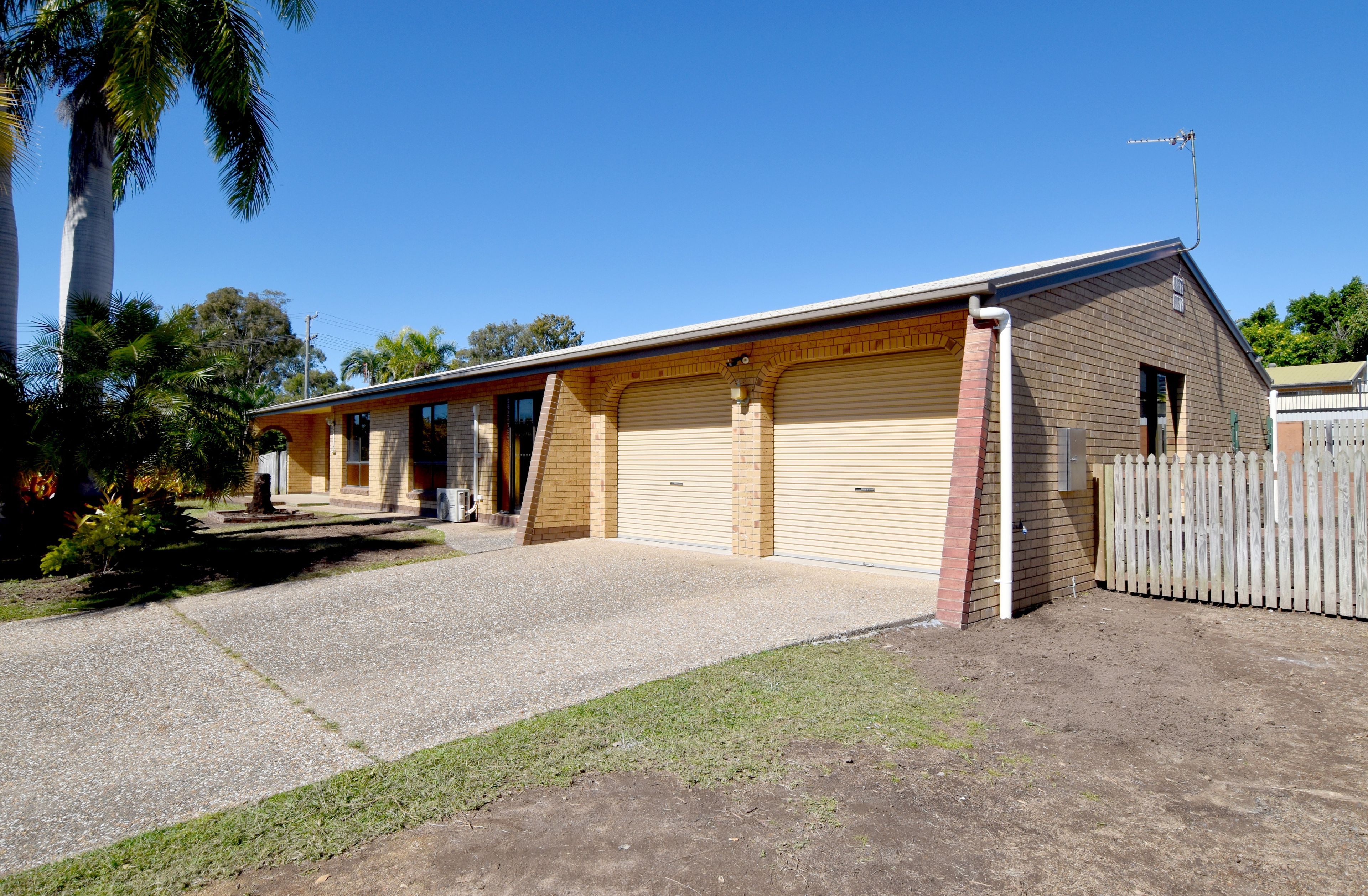 11 Carinya Drive, Clinton, QLD 4680