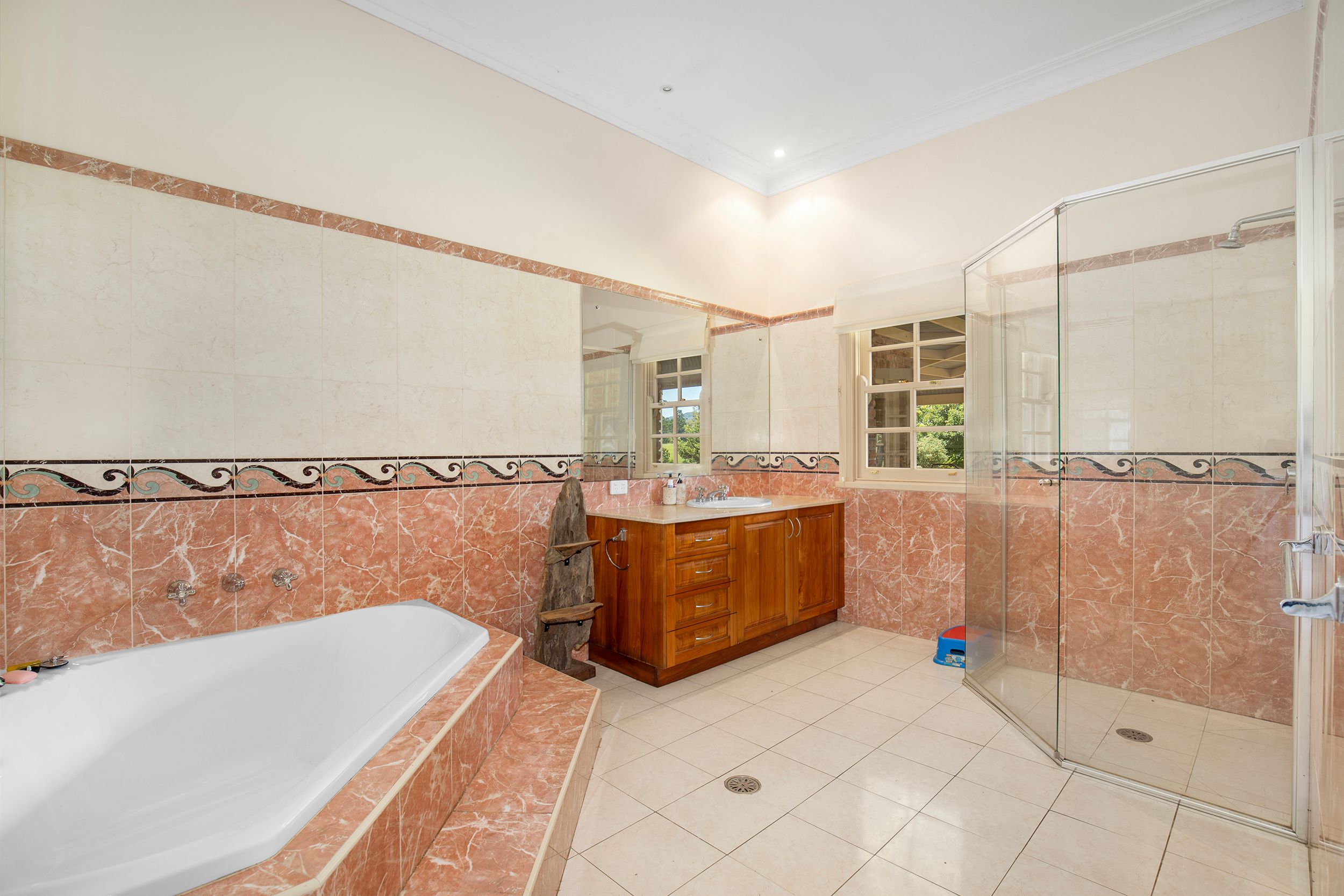 "Aberfeldy"/174 Seccombes Road — photo 9 of 16