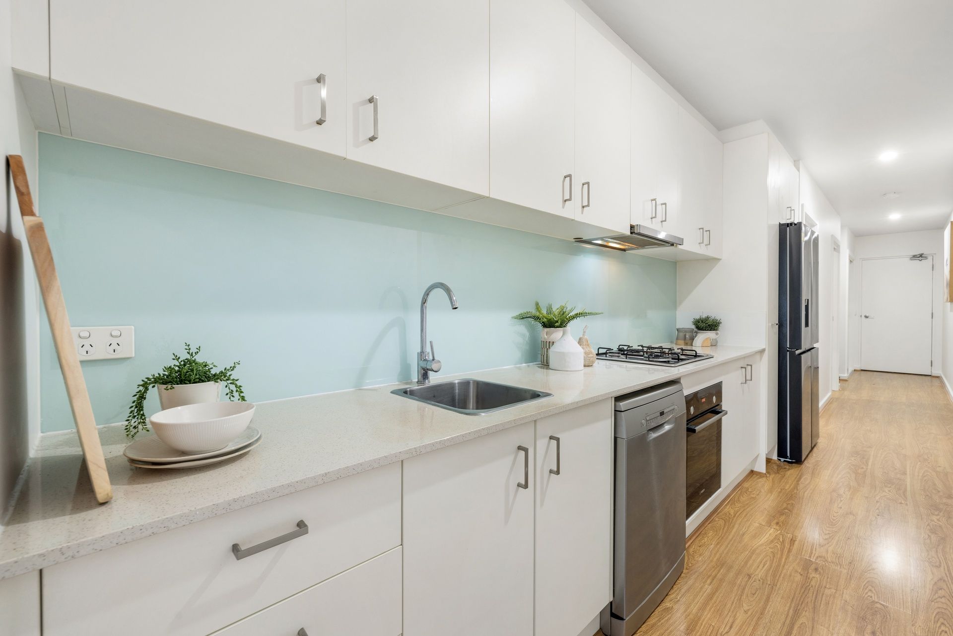 2/1424 Centre Road — photo 4 of 12