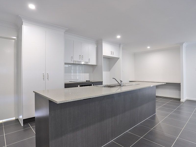 13 Hoop Pine Circuit, Maudsland, QLD 4210