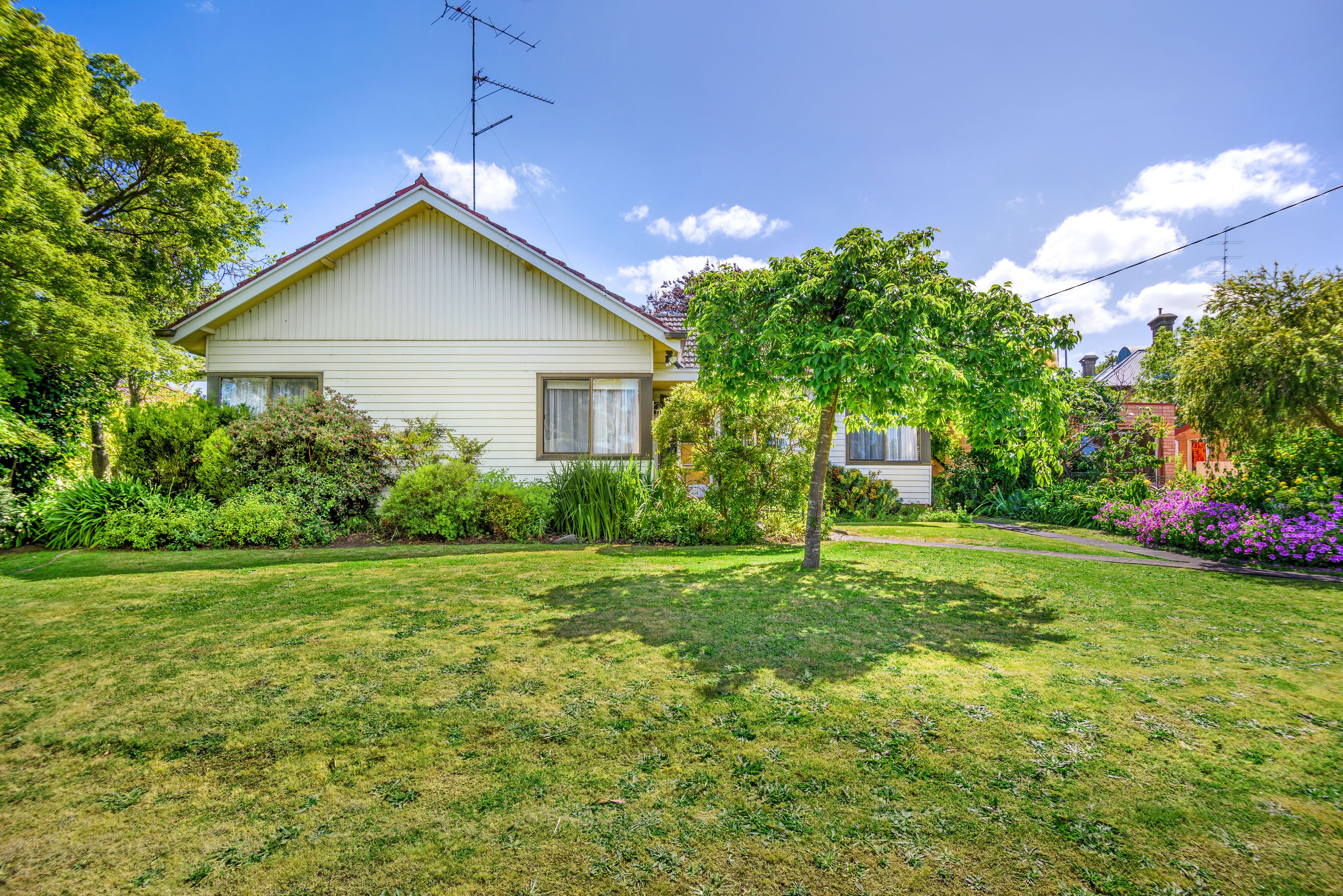 102a Yarrowee Parade, Redan, VIC 3350