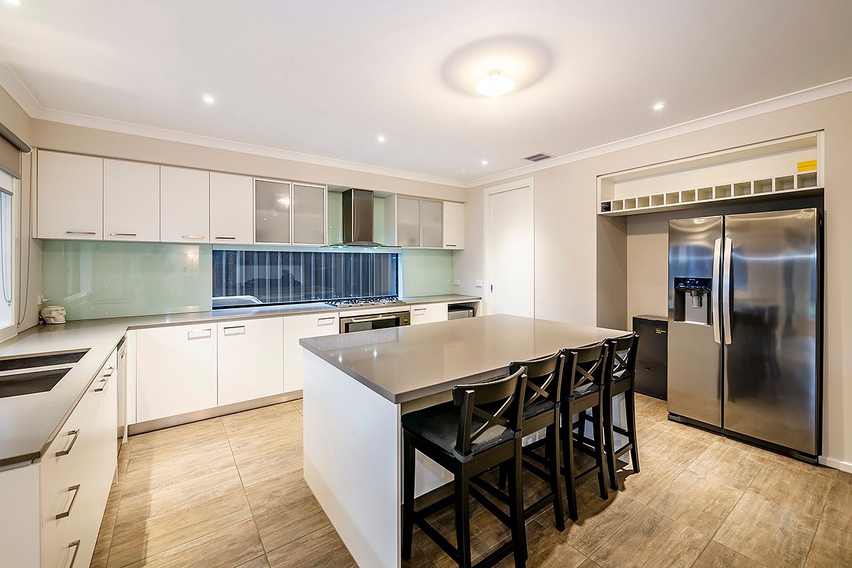 13 Olympus Cresent, Cranbourne West, VIC 3977