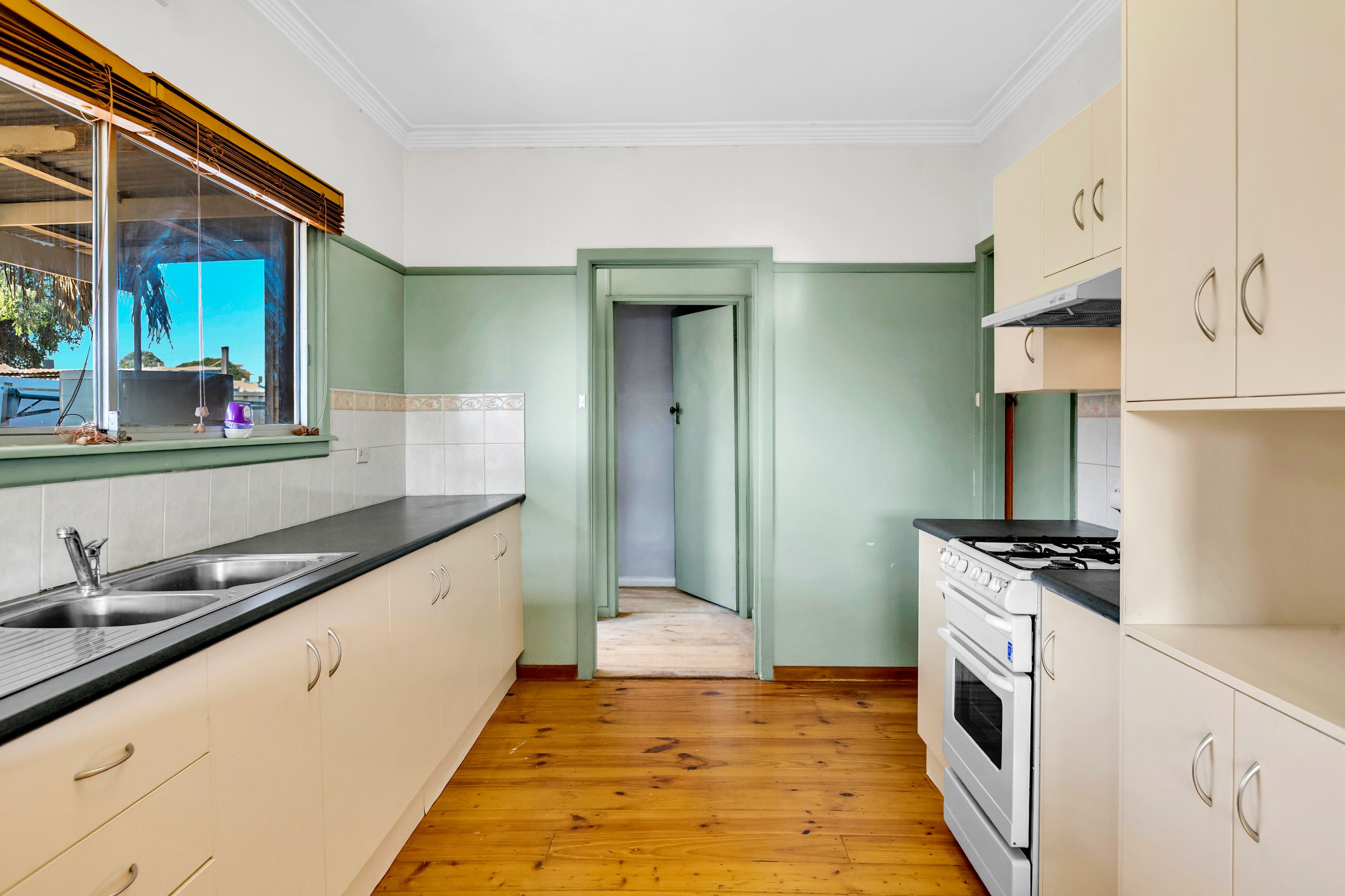 122 Burrows Street — photo 6 of 17