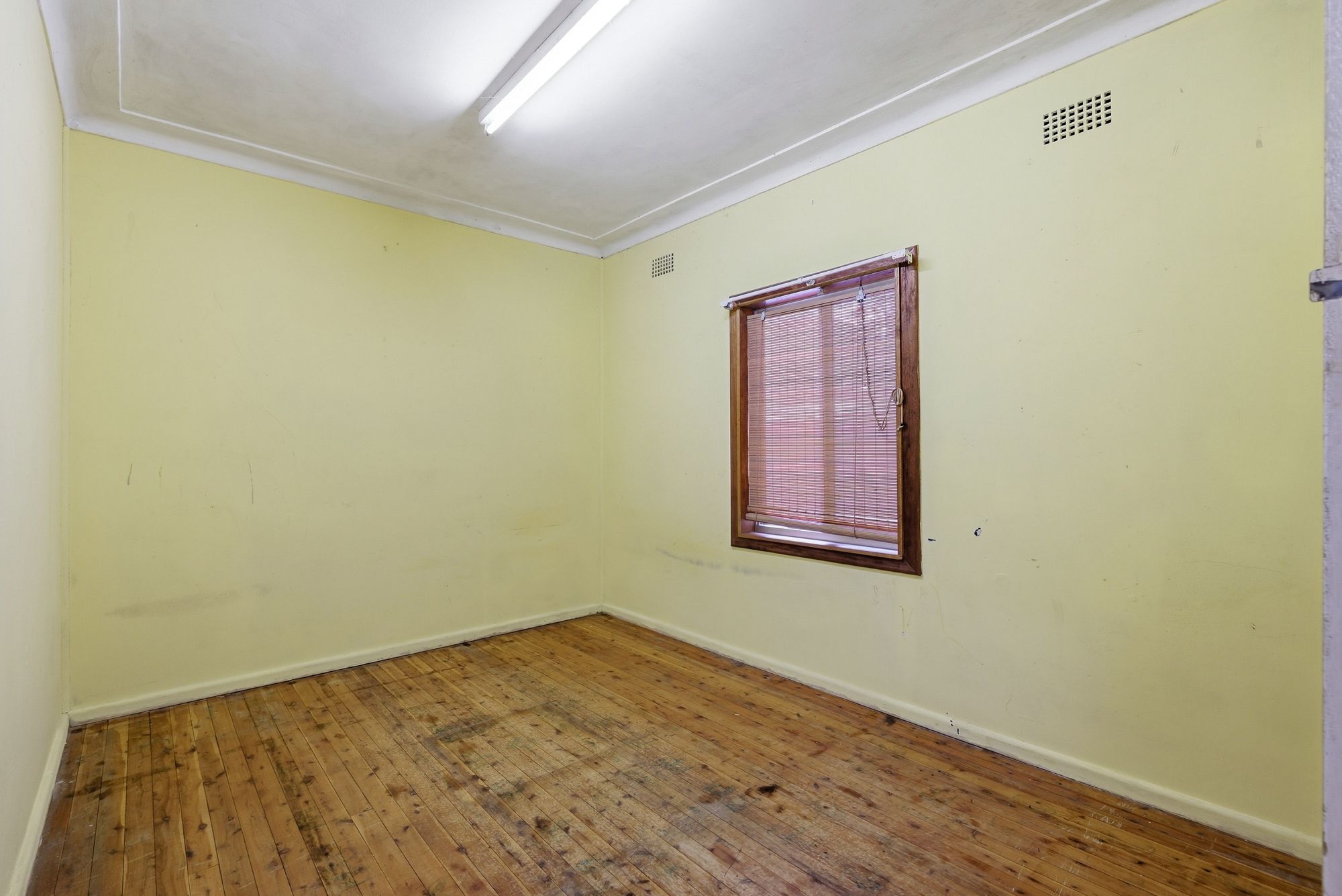 72 Macquarie Avenue — photo 8 of 10