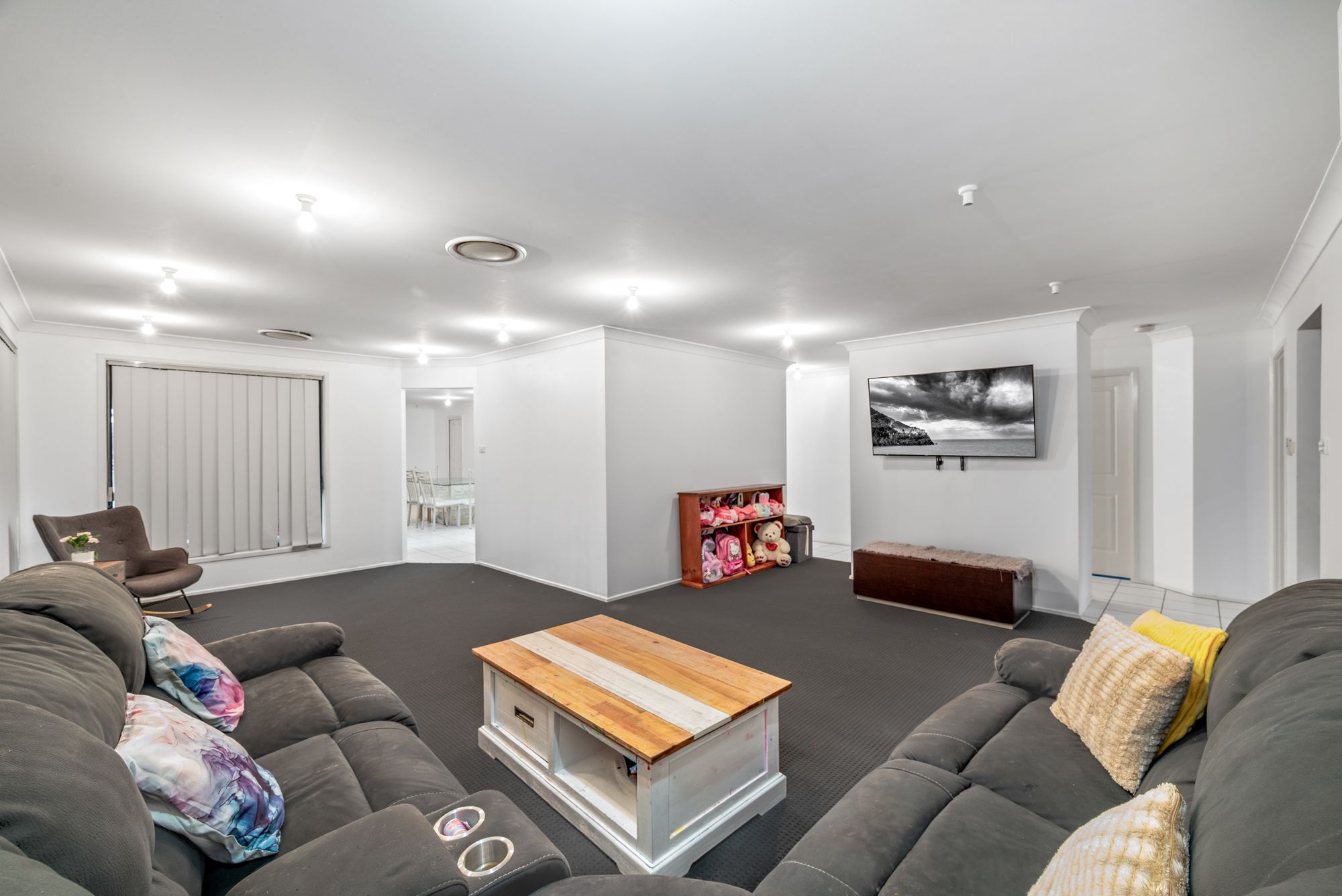 4 Gibbs Place, St Helens Park, NSW 2560