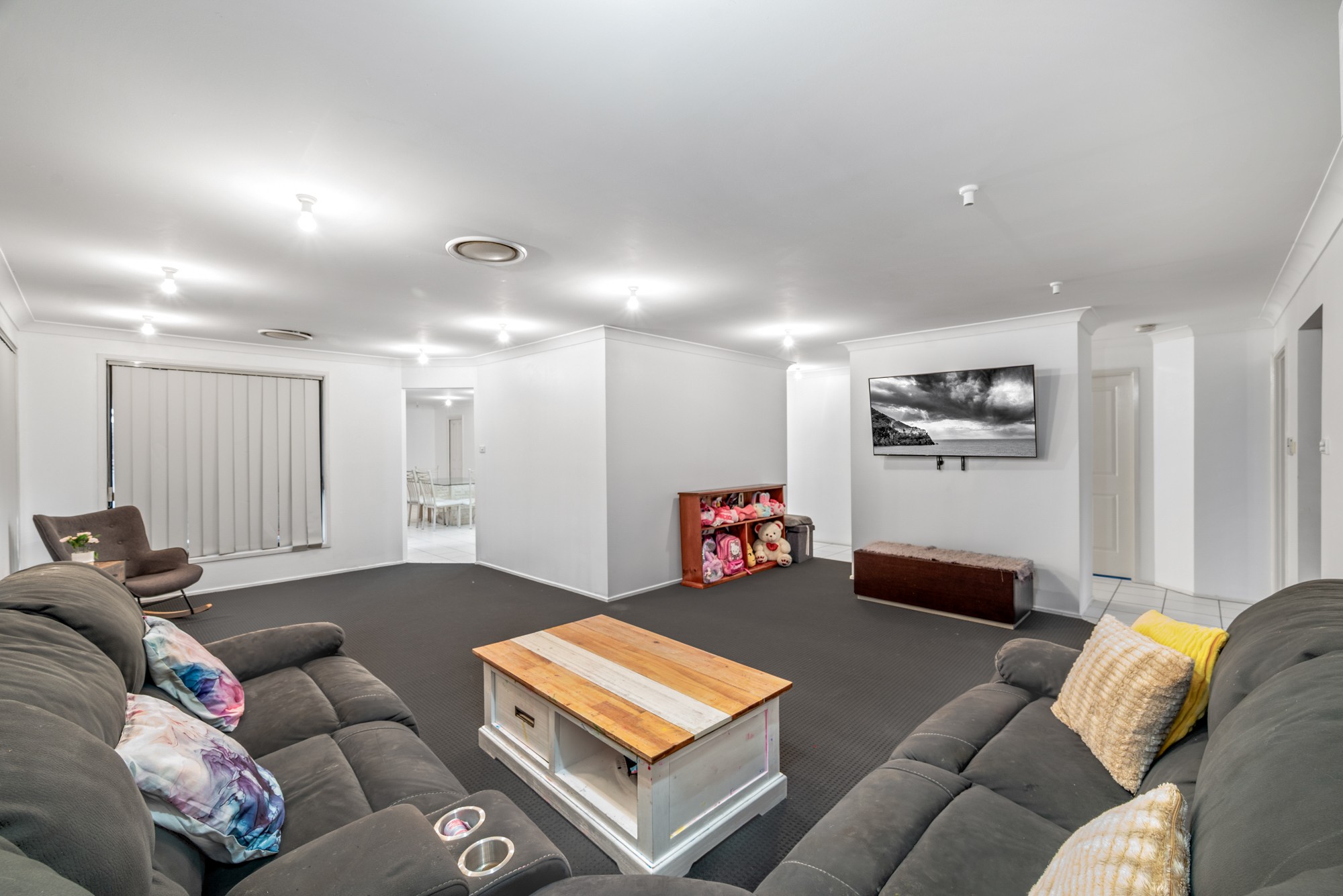 4 Gibbs Place, St Helens Park, NSW 2560