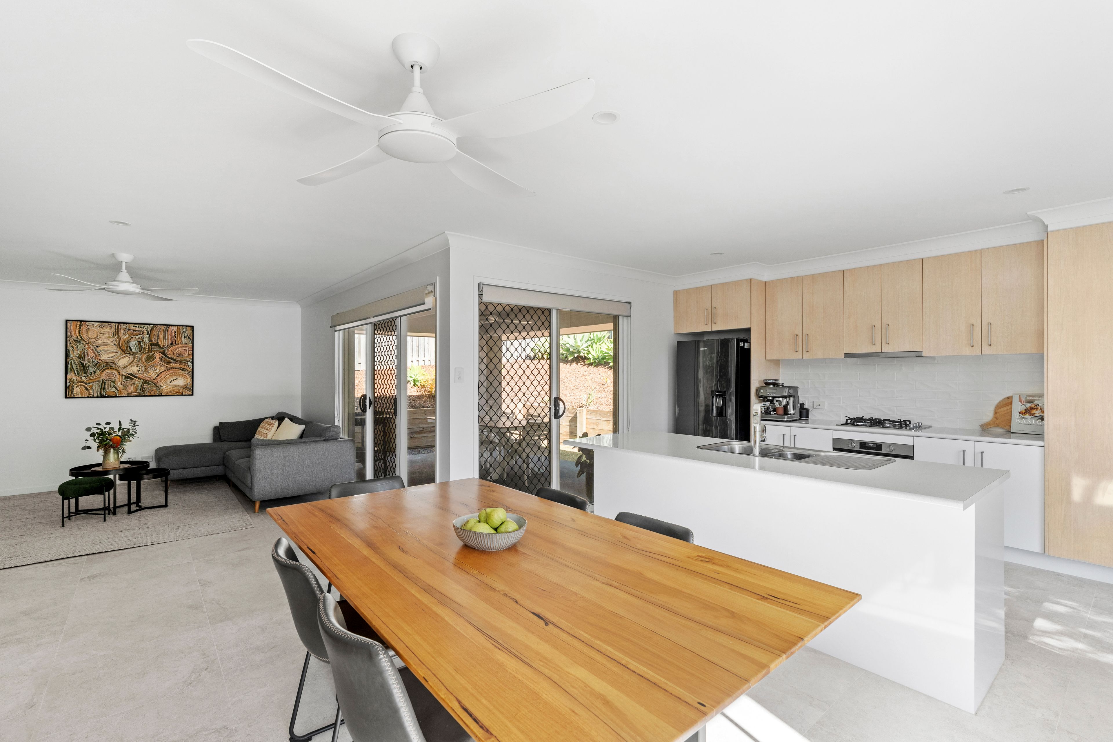 28 Carmen Court — photo 3 of 26