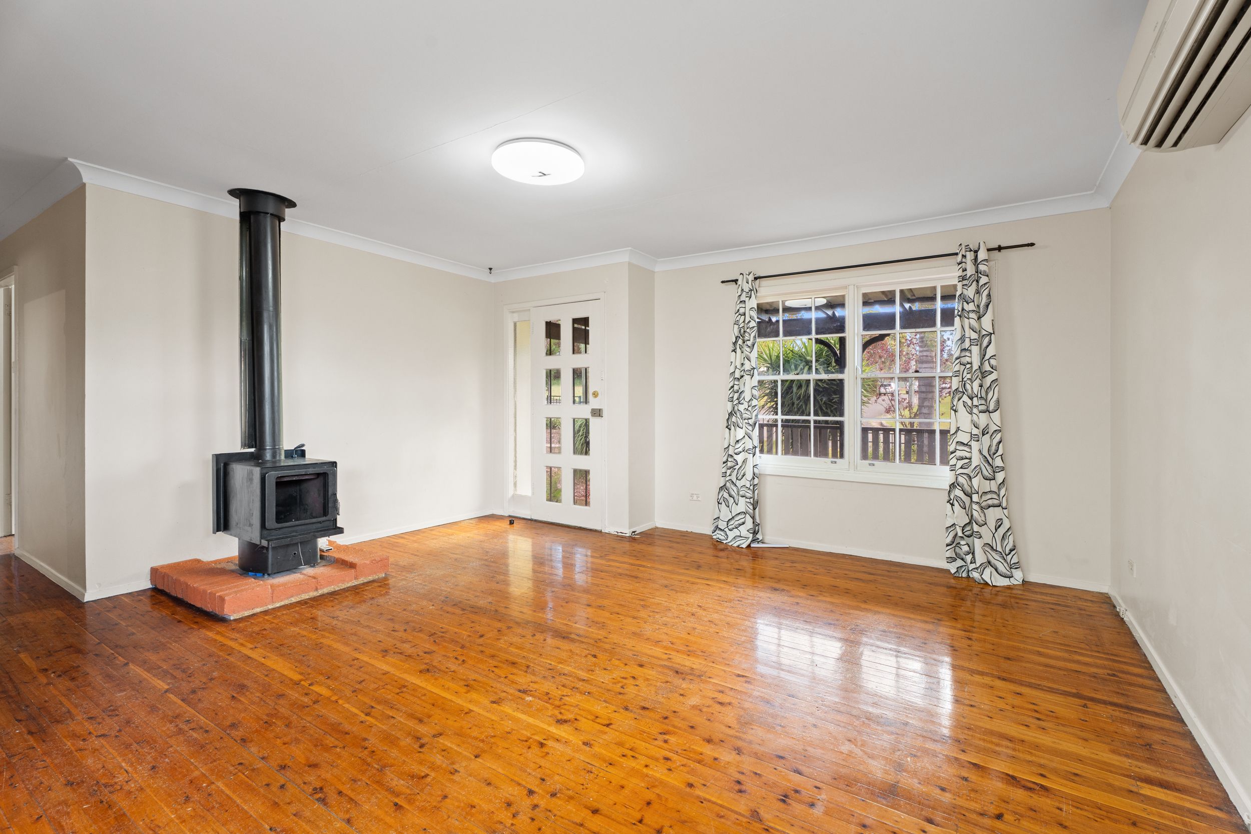 16 Sandringham Avenue — photo 3 of 19