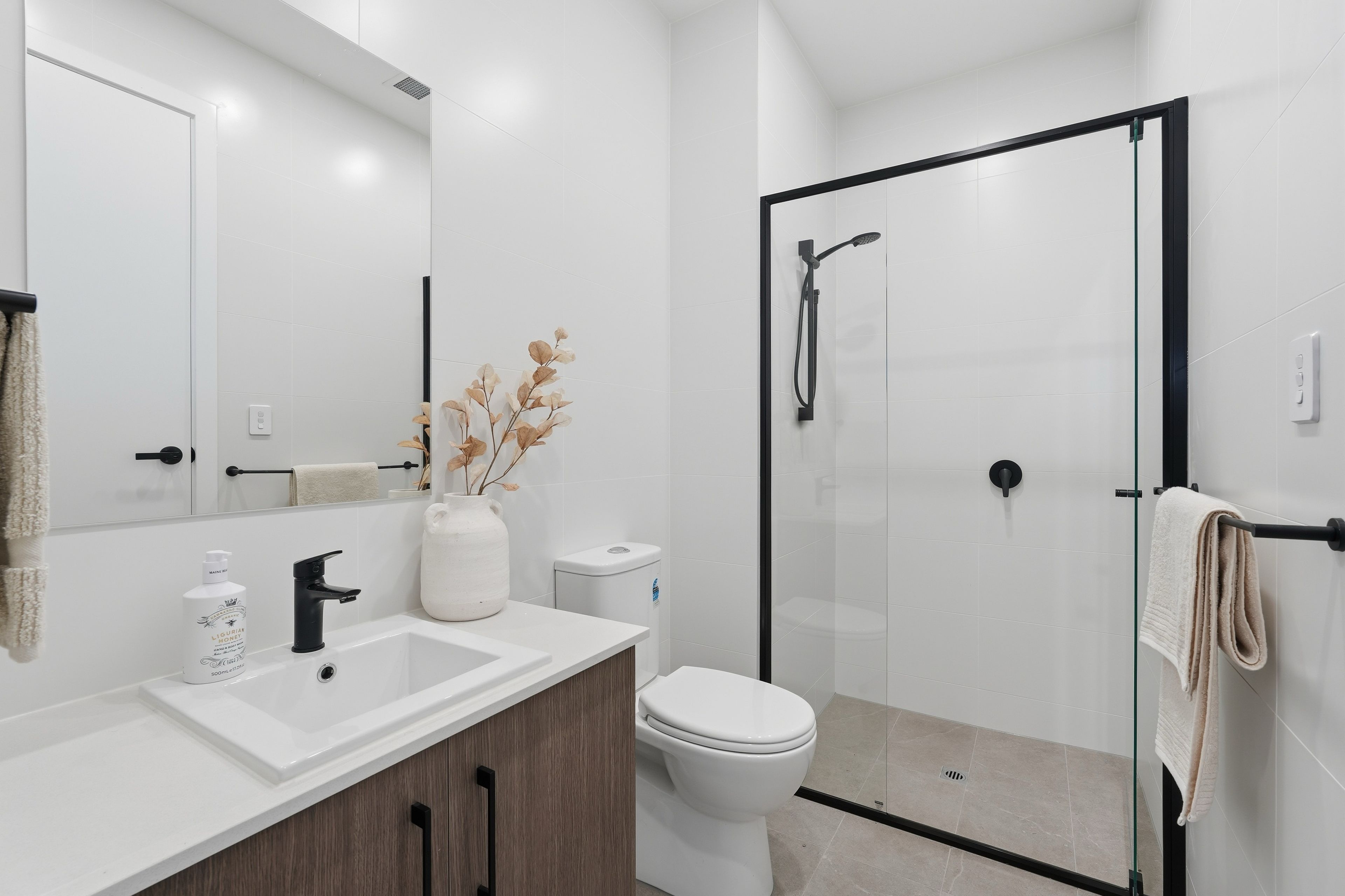 3/2A Frogmore Road — photo 8 of 14