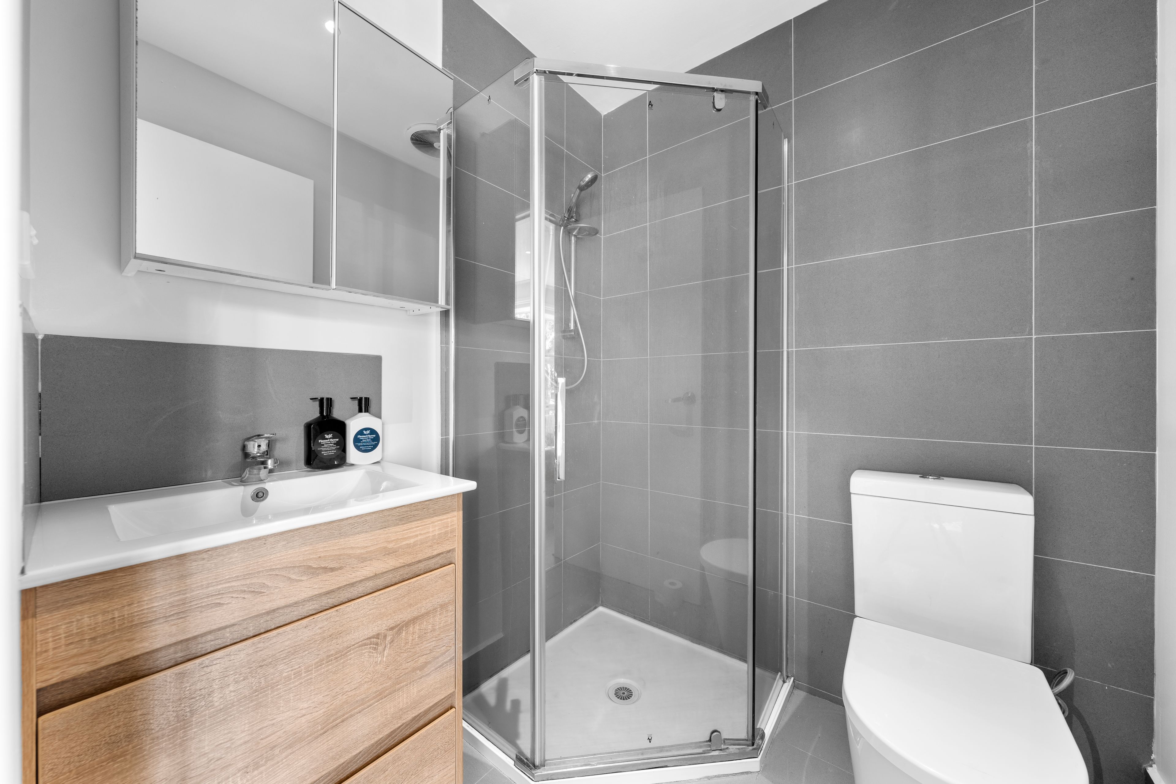 58 Tamar Street — photo 9 of 16