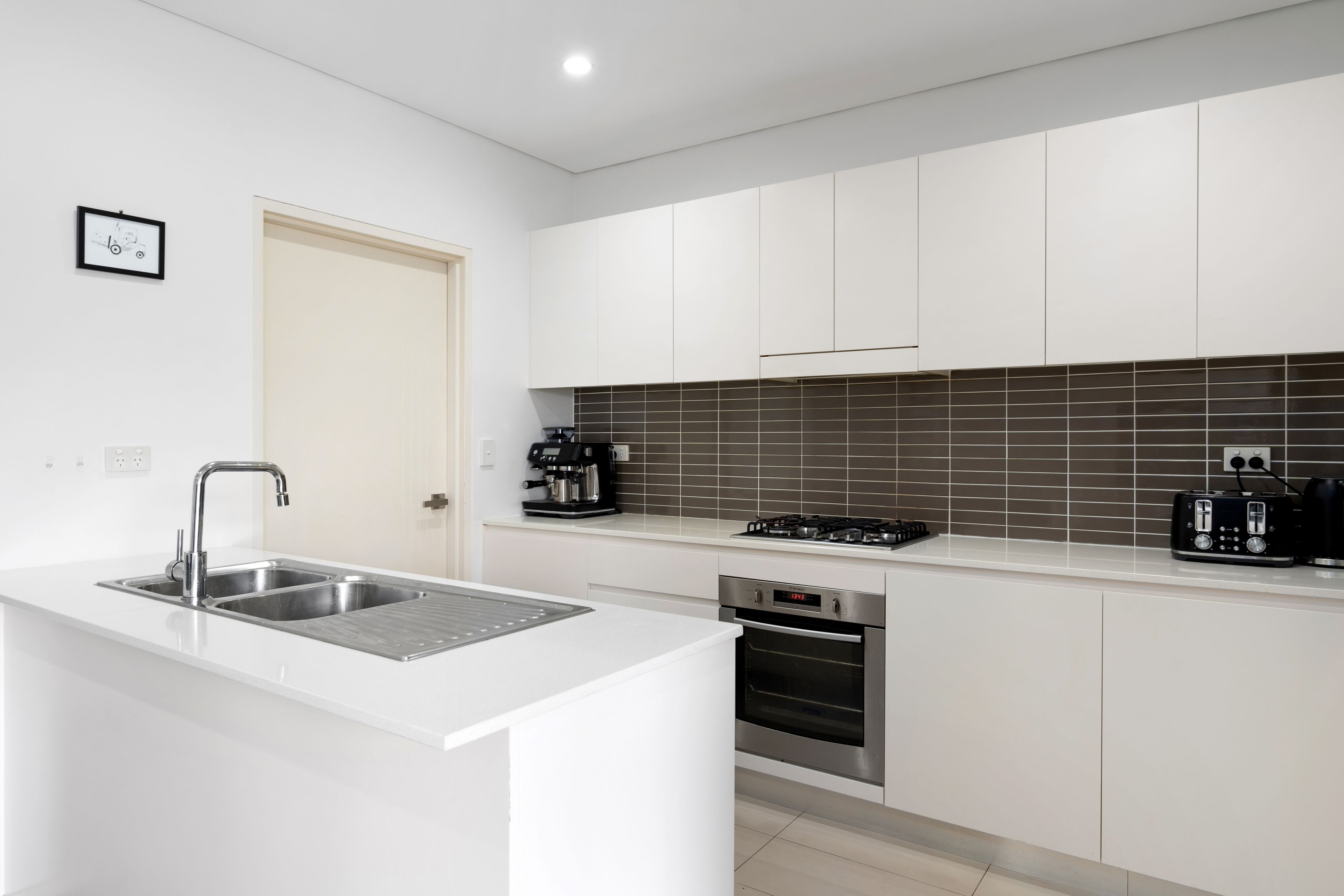 11/61-63 Walker Street — photo 3 of 9