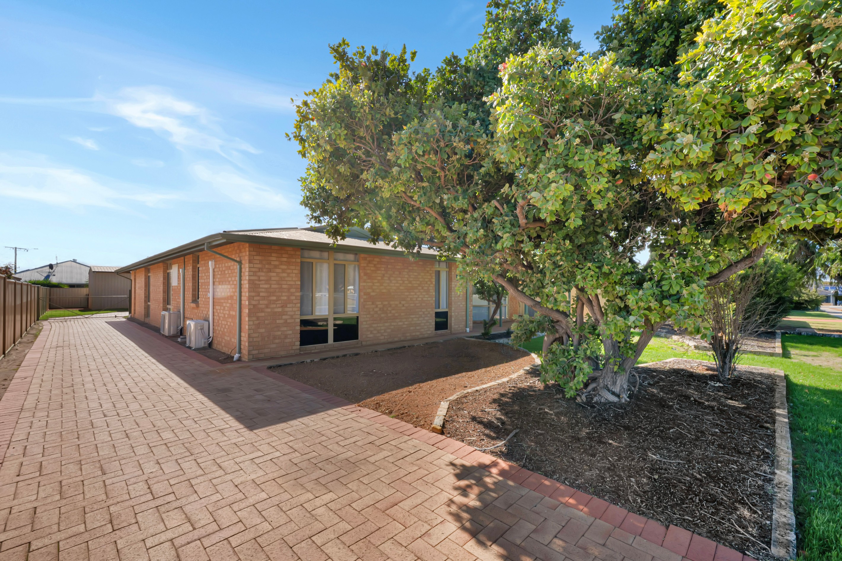 8 North Shore Drive, Dongara, WA 6525