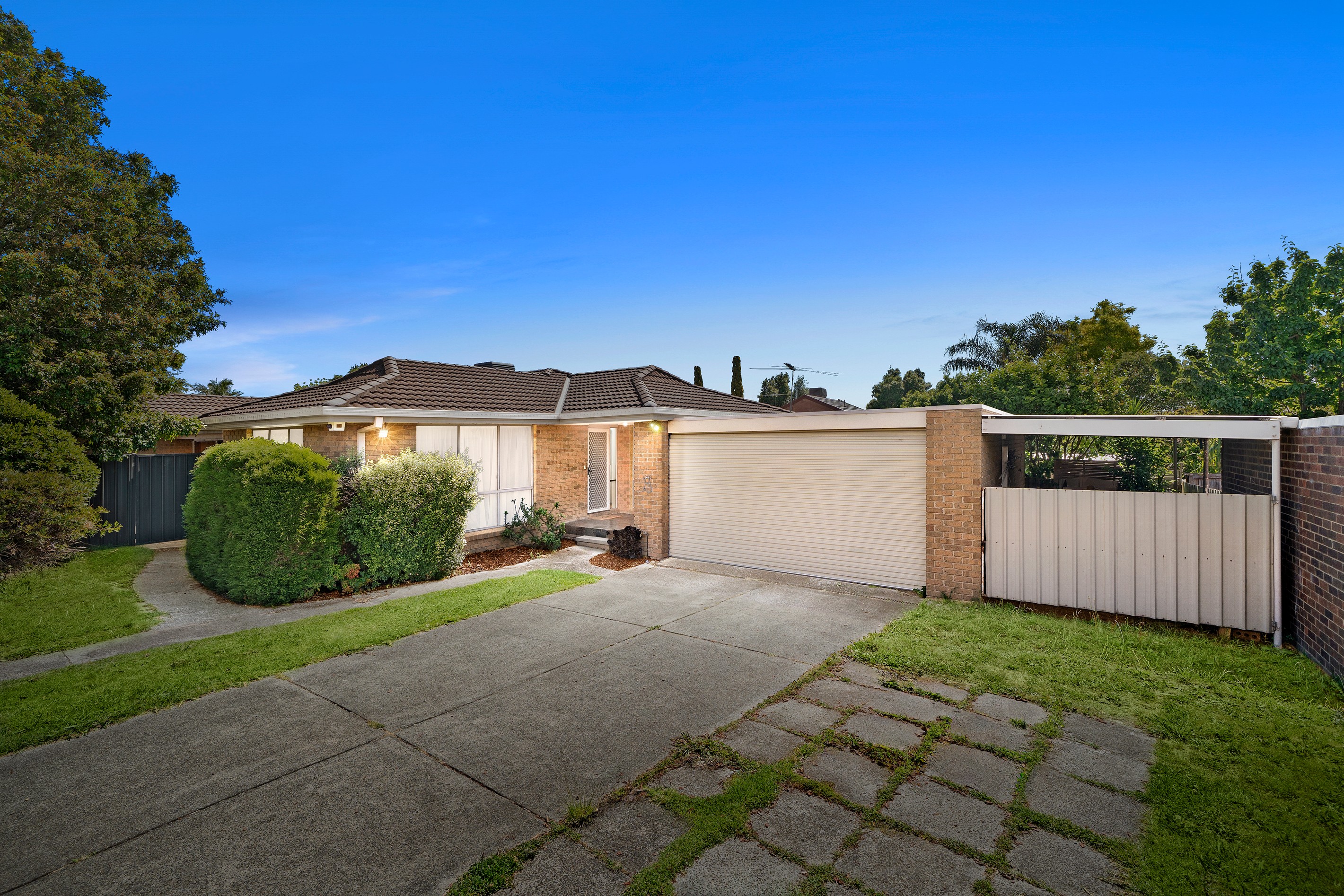 2 Vista Crescent, Rowville, VIC 3178
