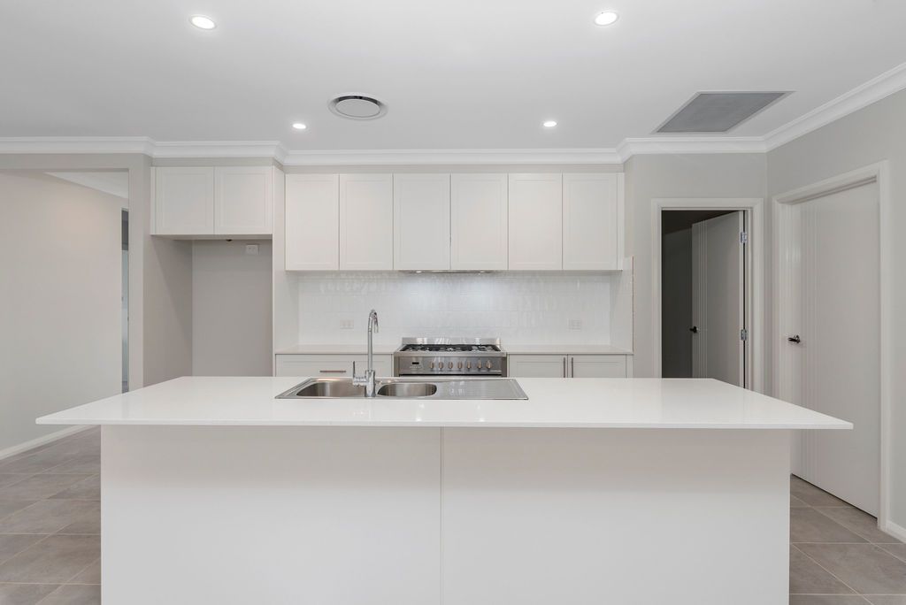 2B Ascot Drive, Currans Hill, NSW 2567