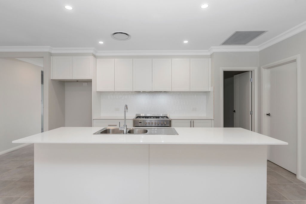2B Ascot Drive, Currans Hill, NSW 2567