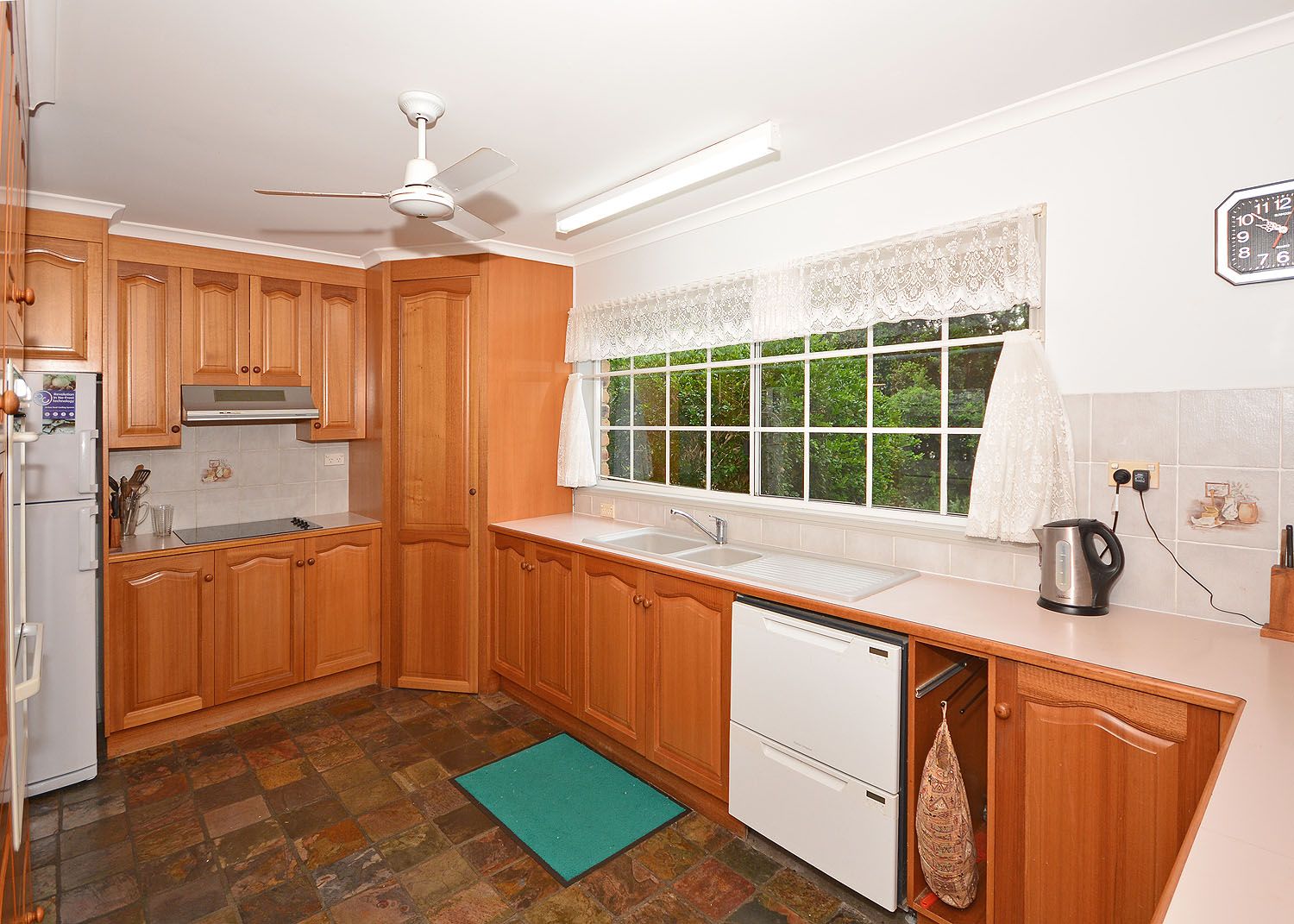 50 Kathleen Crescent, Wondunna, QLD 4655