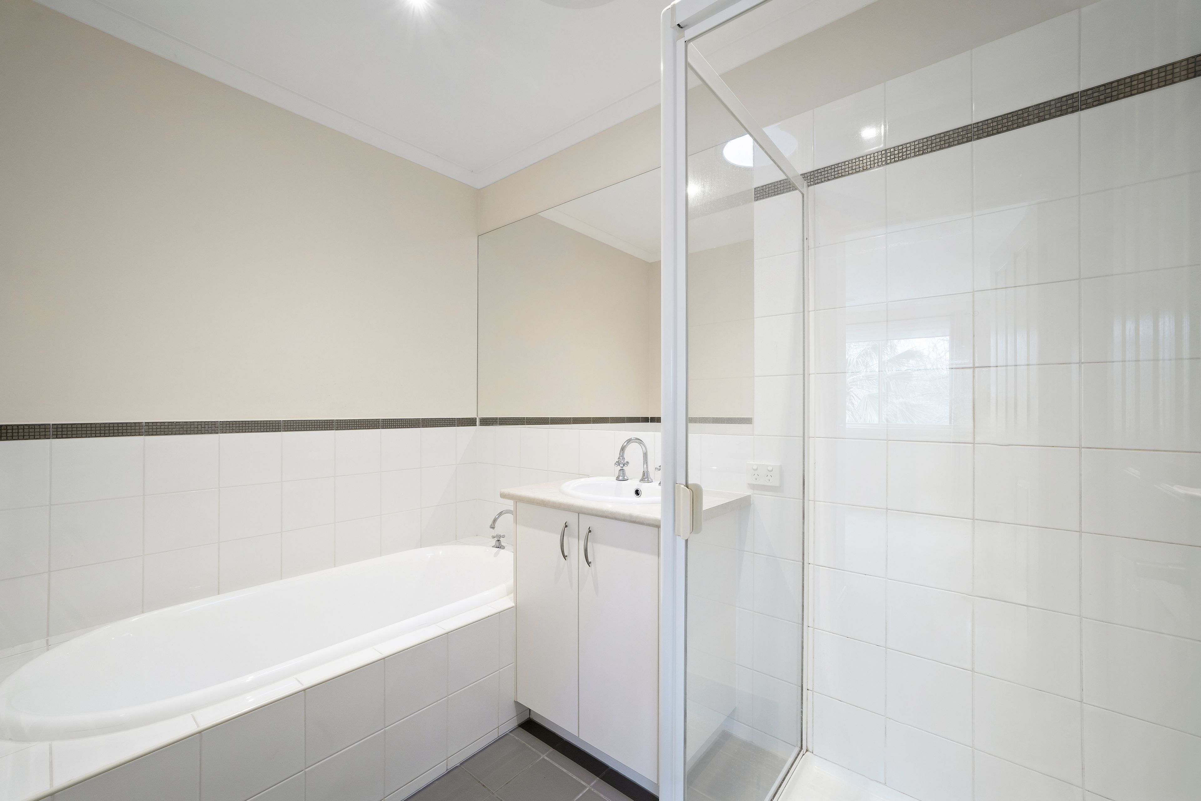27 Watling Grove — photo 6 of 9