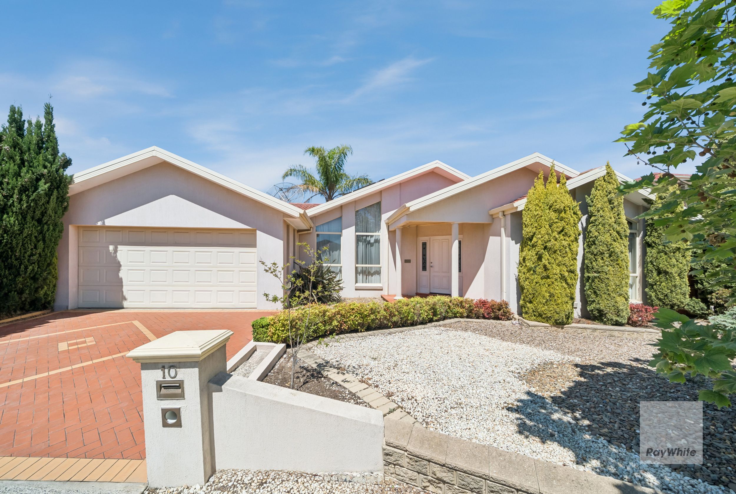 10 Lawson Court , Taylors Lakes VIC 3038
