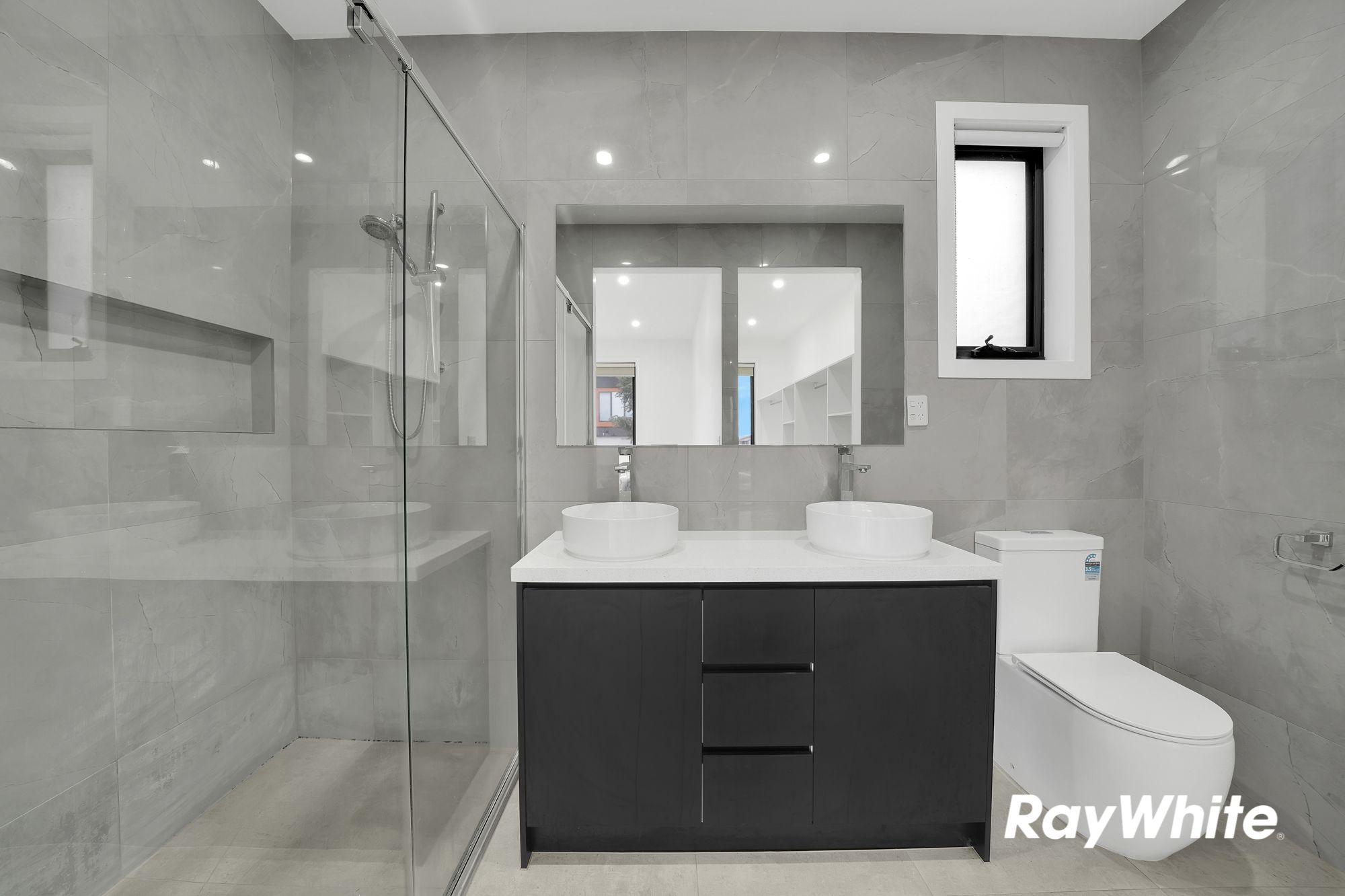 24 Byron Street — photo 14 of 19