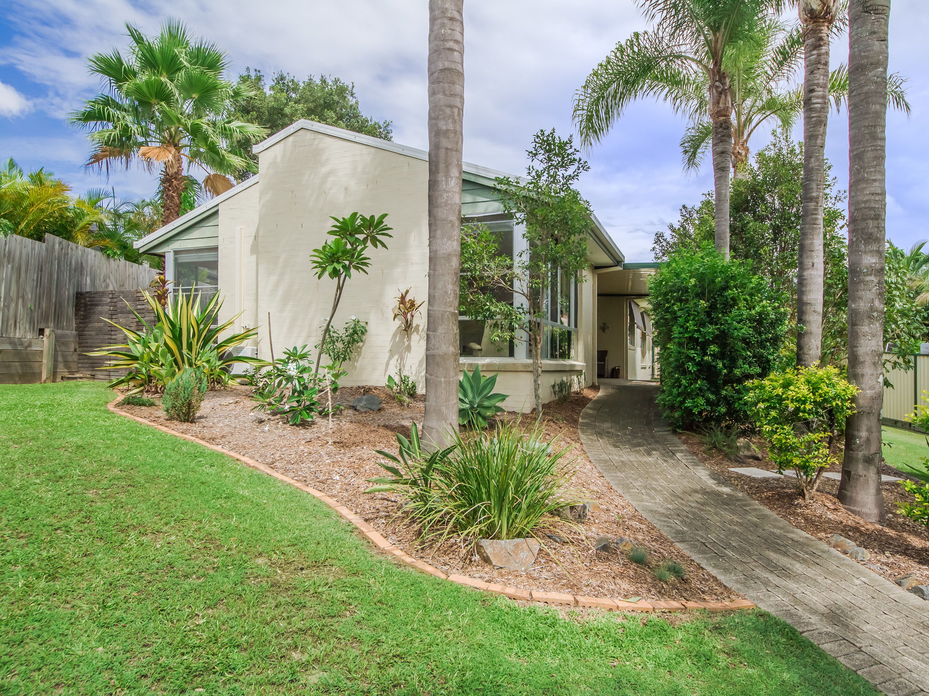 39 Huntingdale Crescent, Robina, QLD 4226