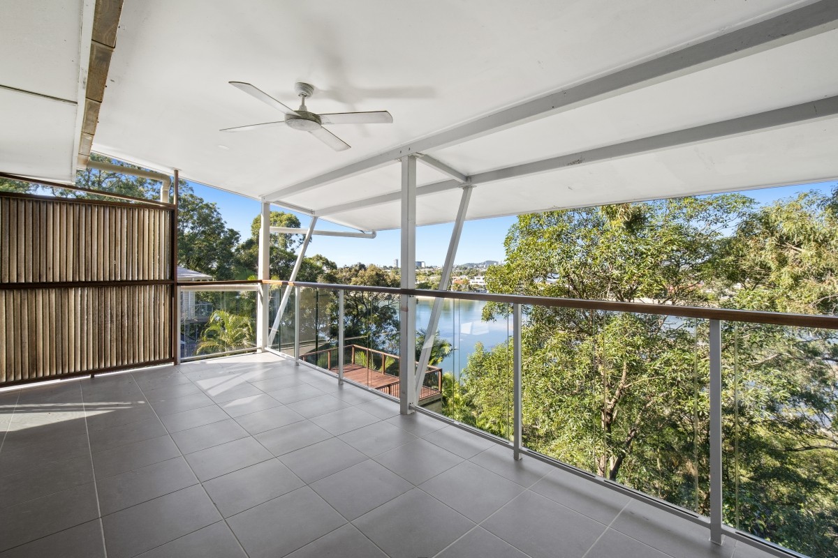 114 Ocean Parade, Burleigh Heads, QLD 4220
