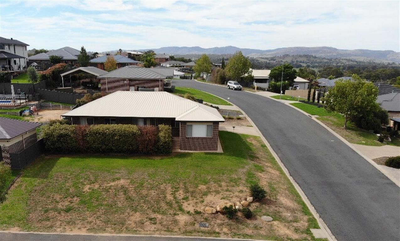 1 Lockeridge Drive