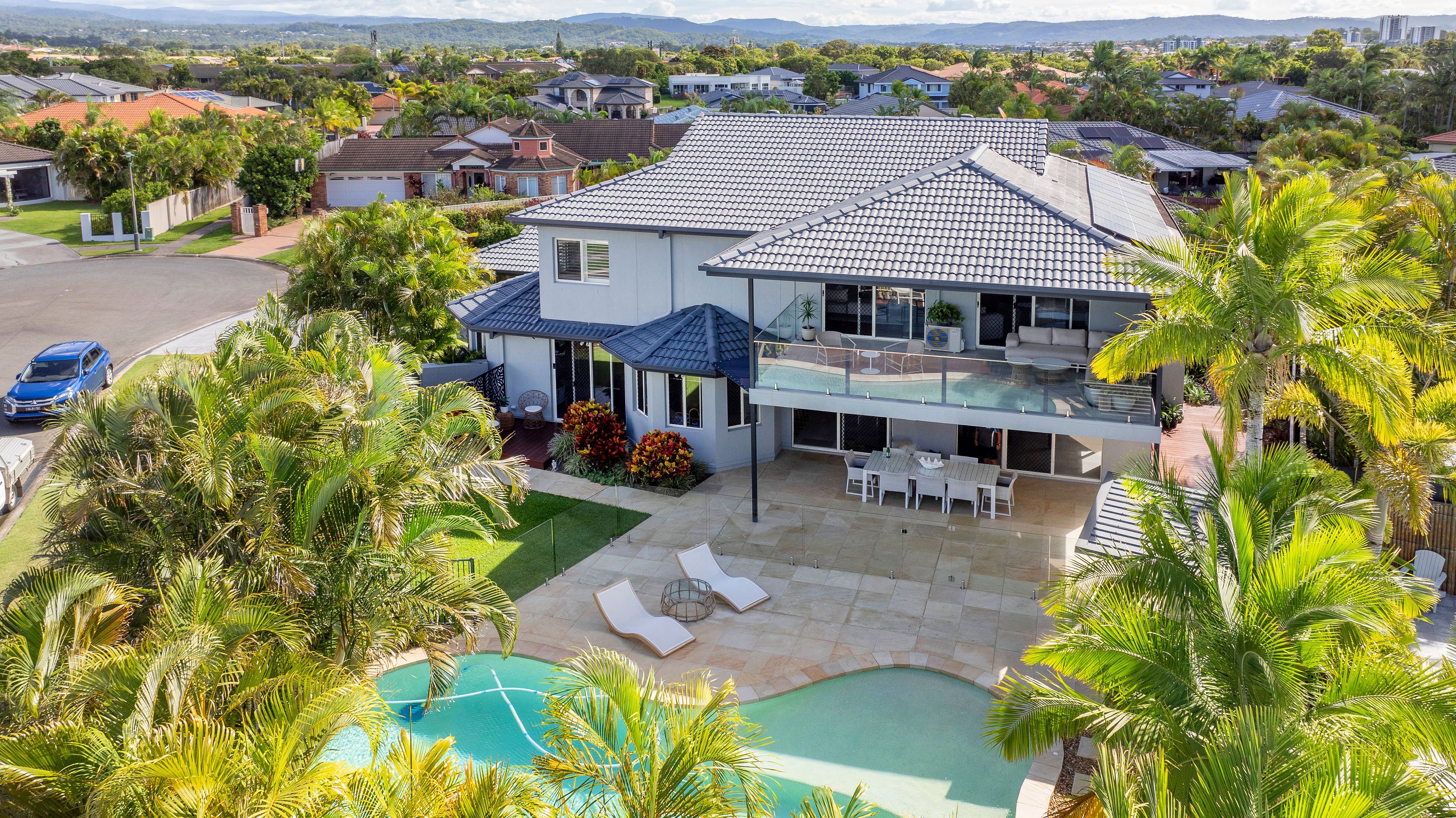 11 Sittella Crescent, Burleigh Waters, QLD 4220