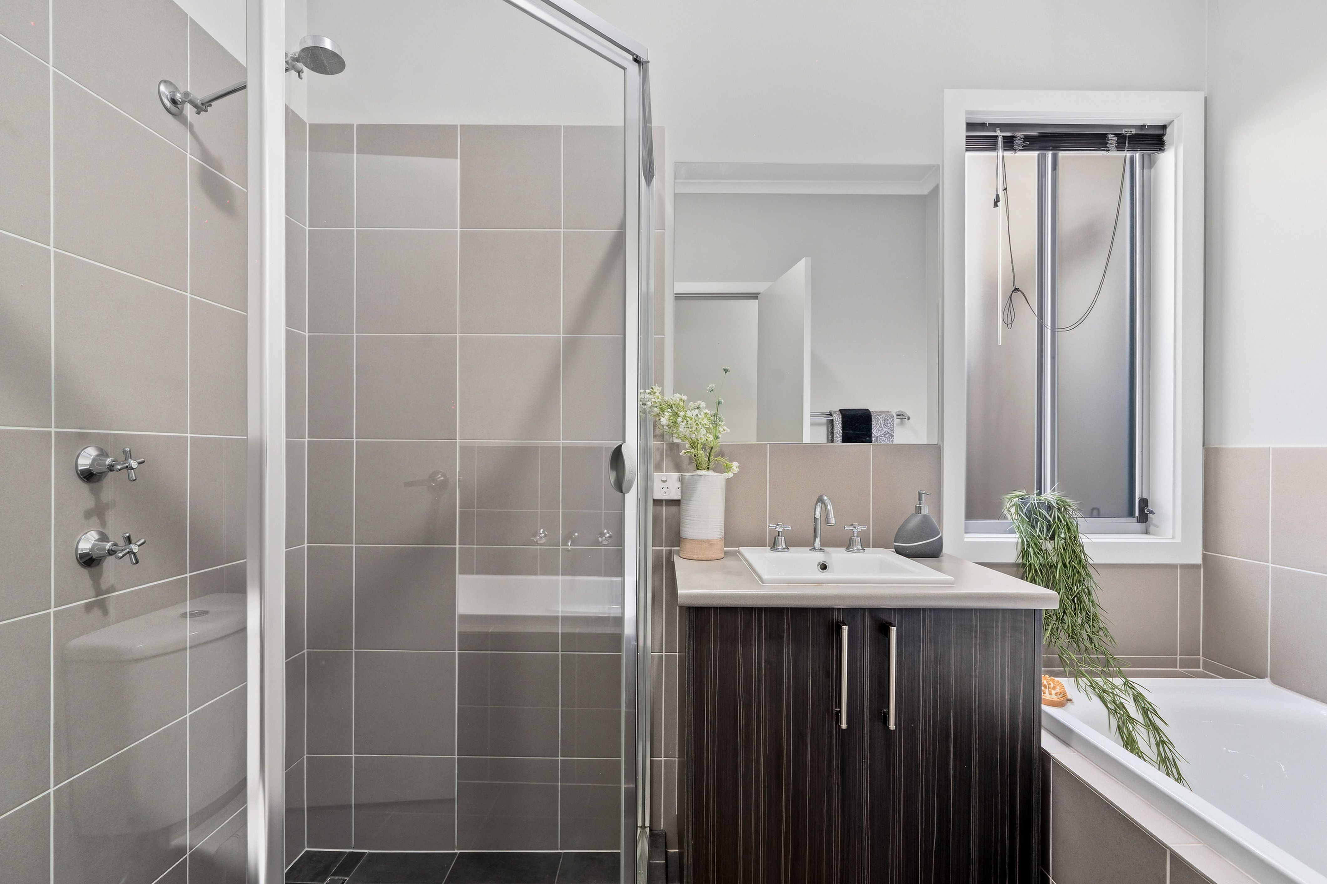 3/65 Tania Drive — photo 12 of 16