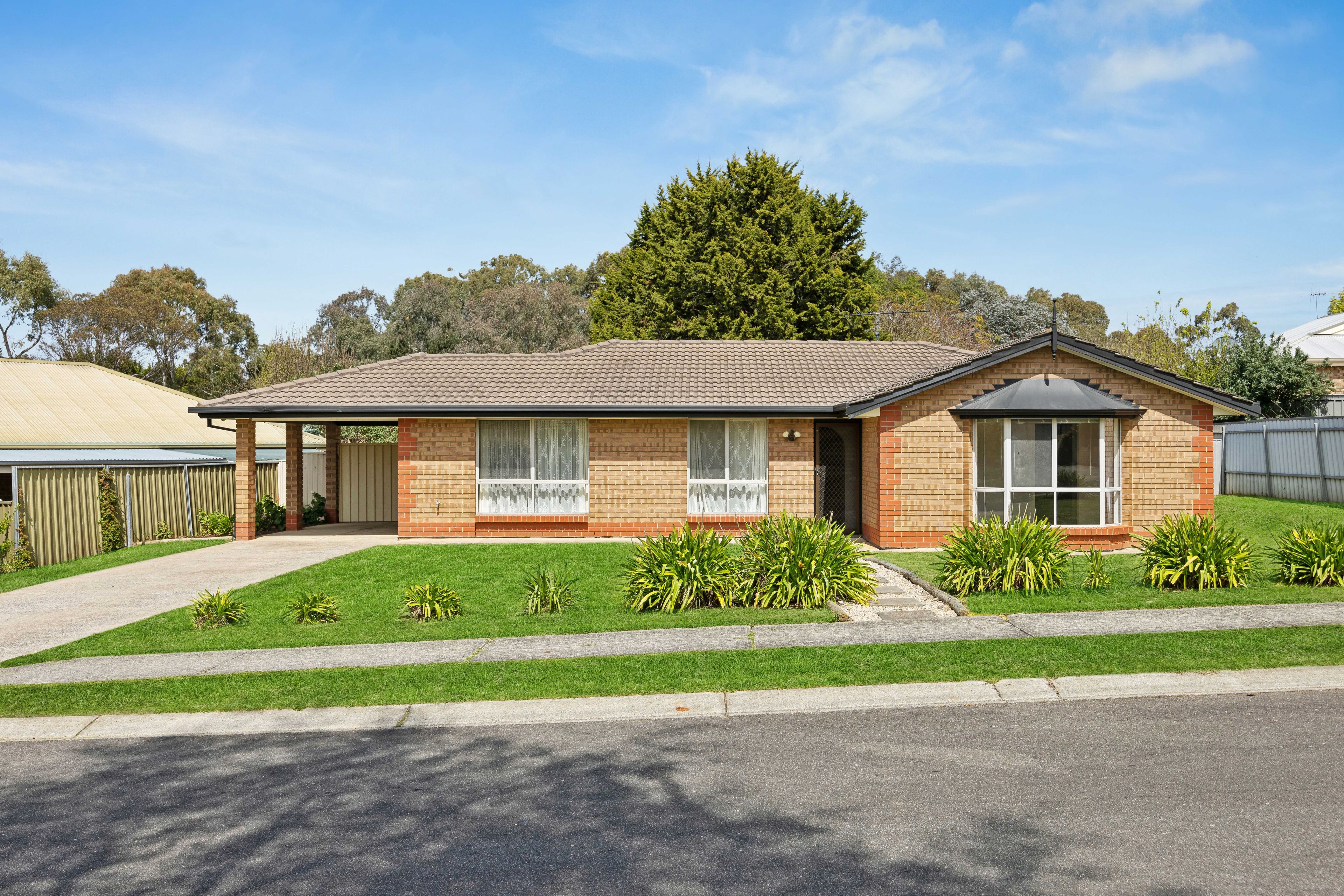 4 Douglas Drive, Mount Barker SA 5251