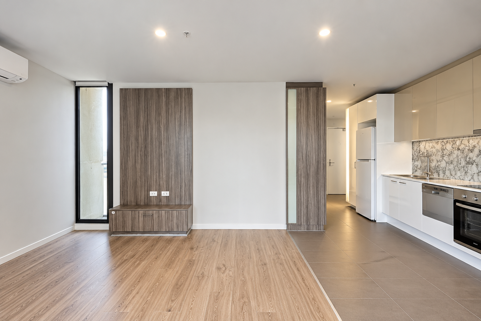 810/220 Spencer Street — photo 4 of 14