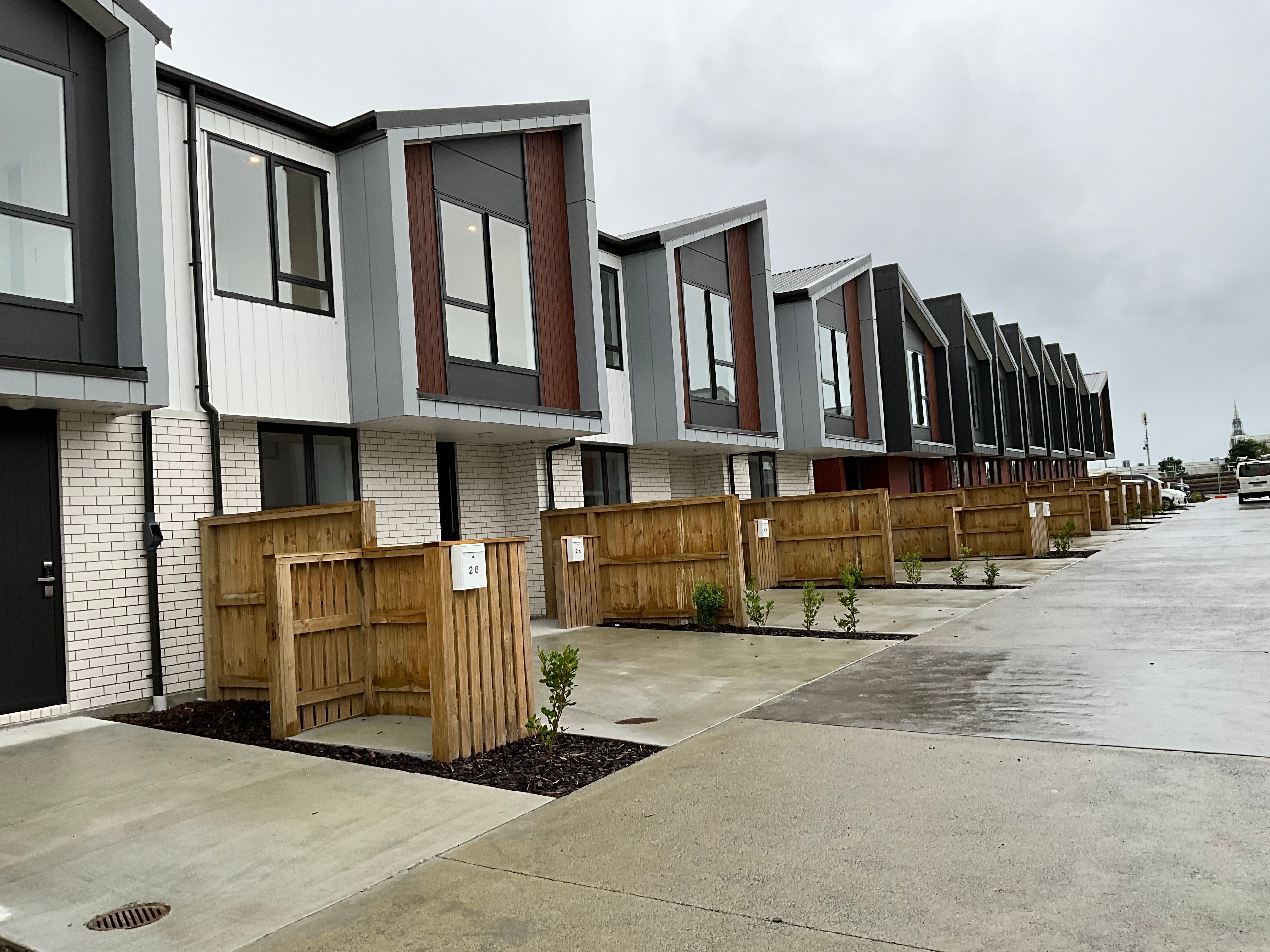24 Waipuhinui Way, Wiri, Manukau City