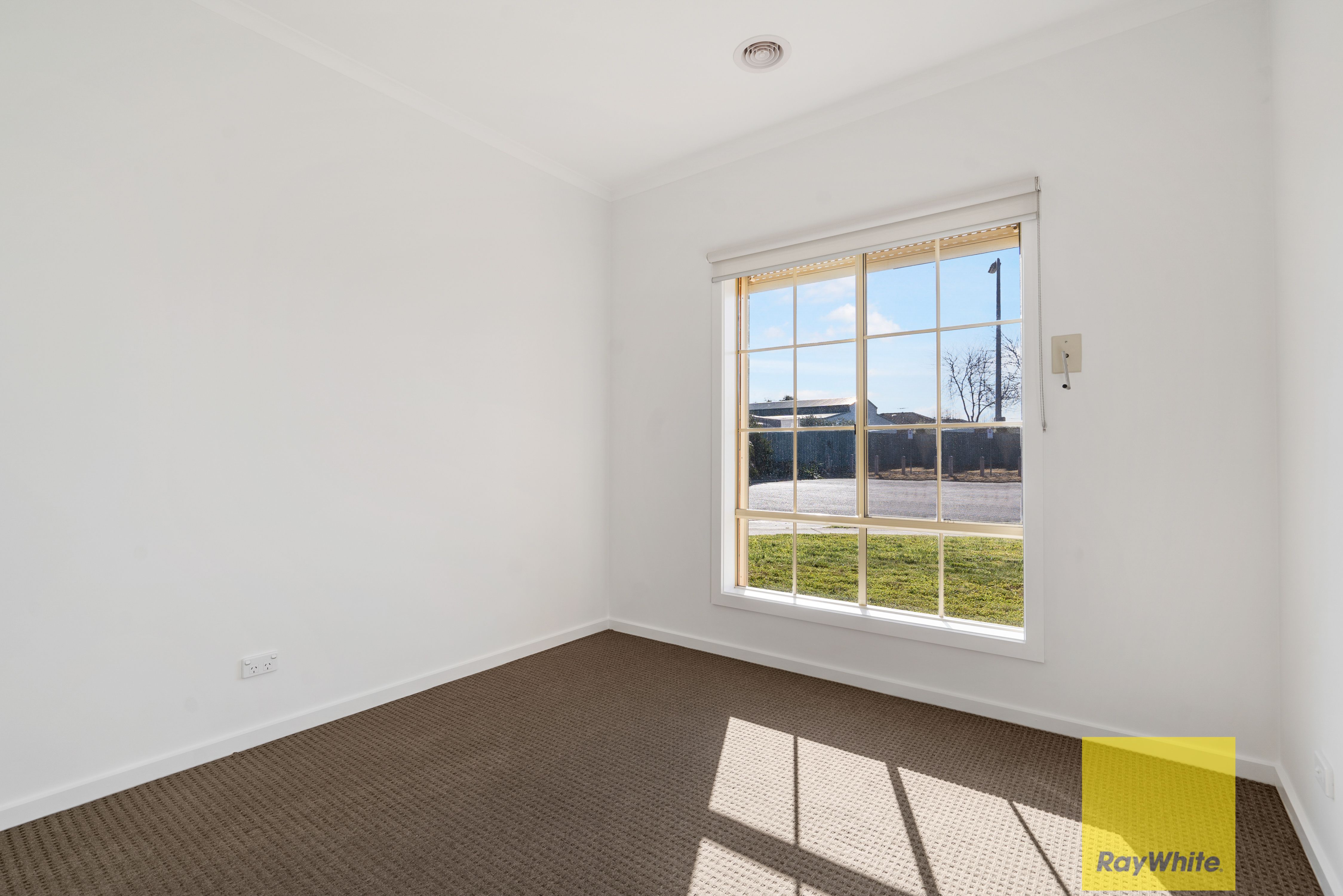 1/7 Dustin Court — photo 10 of 14