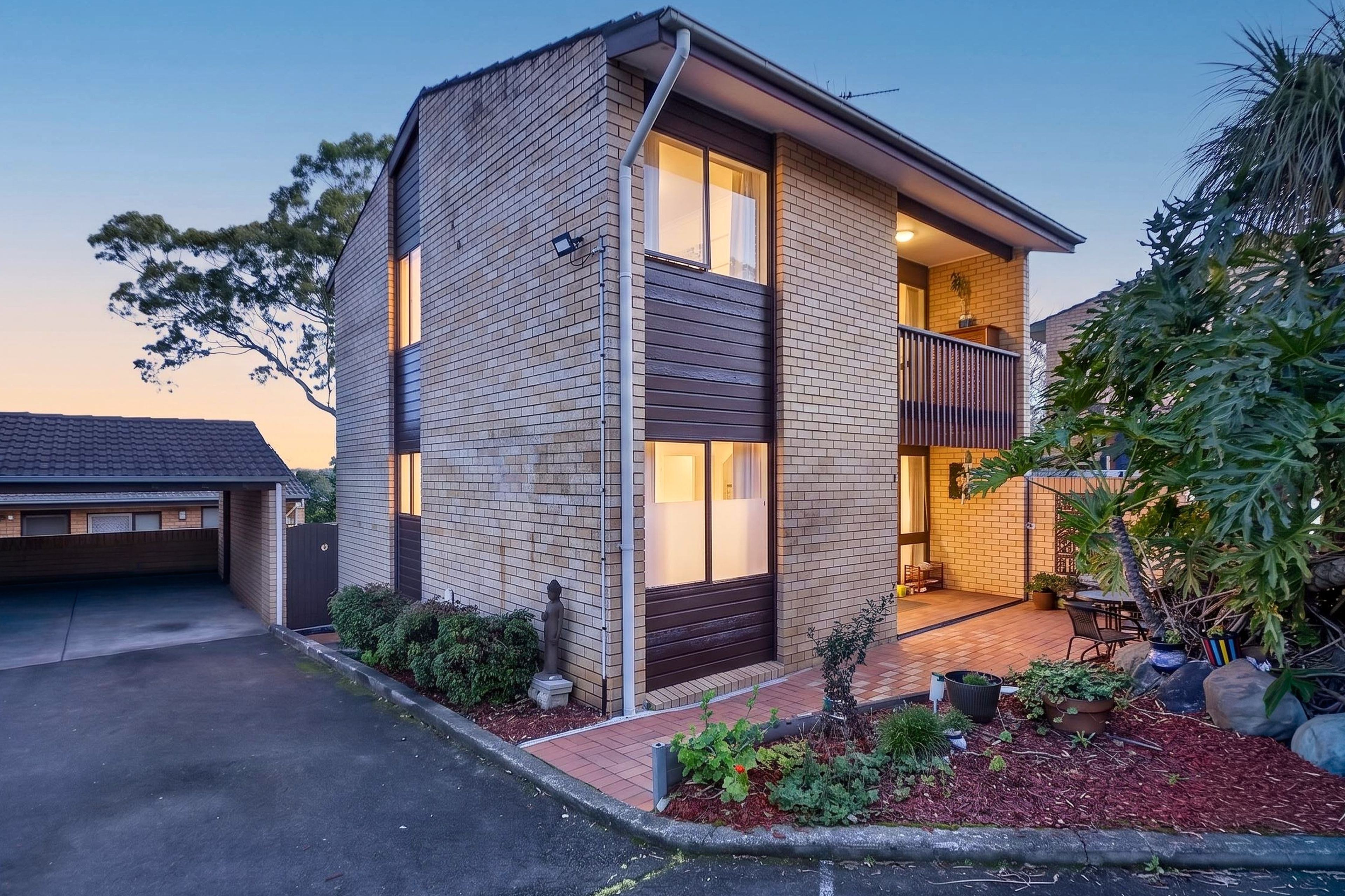 3/2 Whipbird Avenue — photo from Ray White Ingleburn