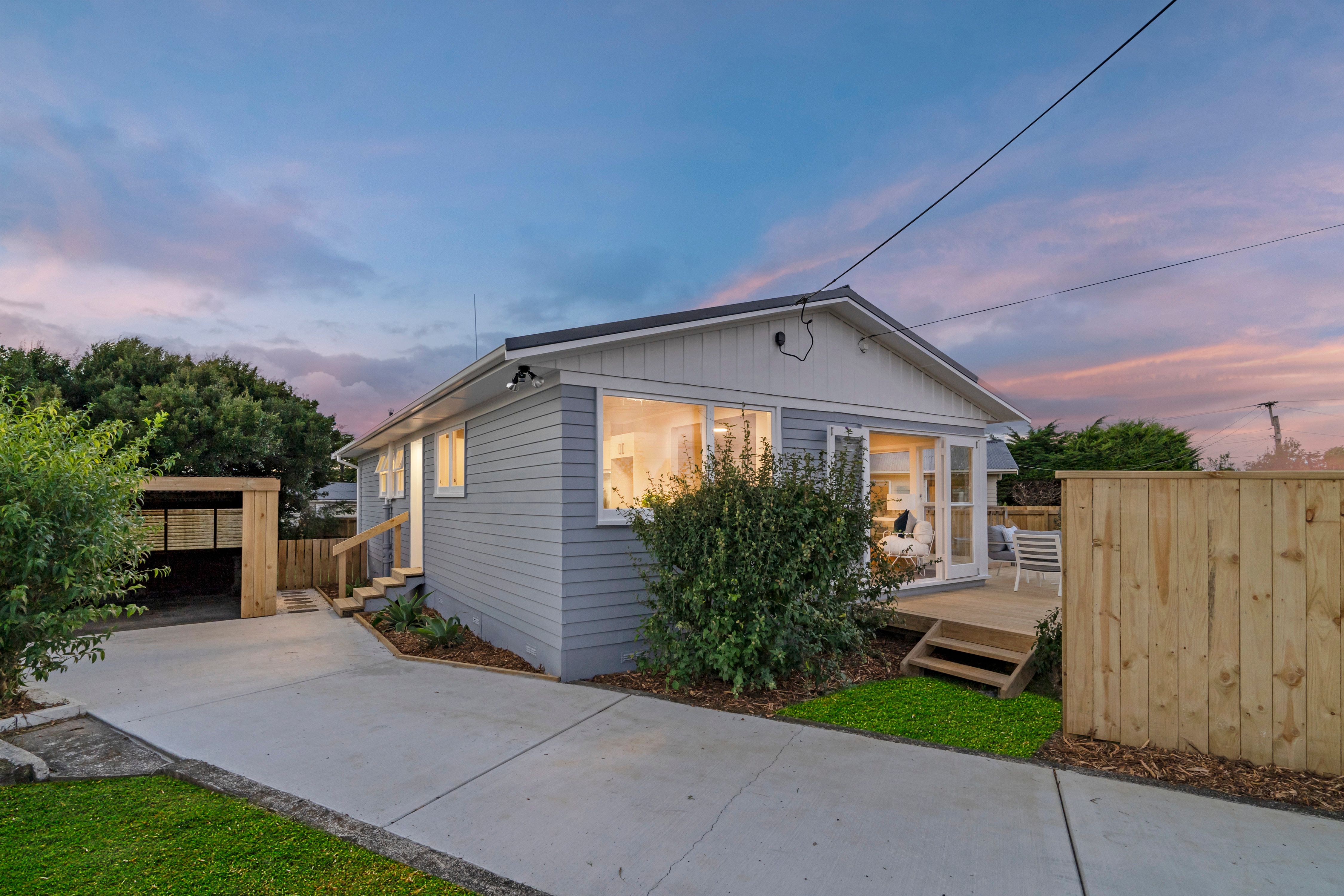 18 Tramway Road, Beach Haven, North Shore City