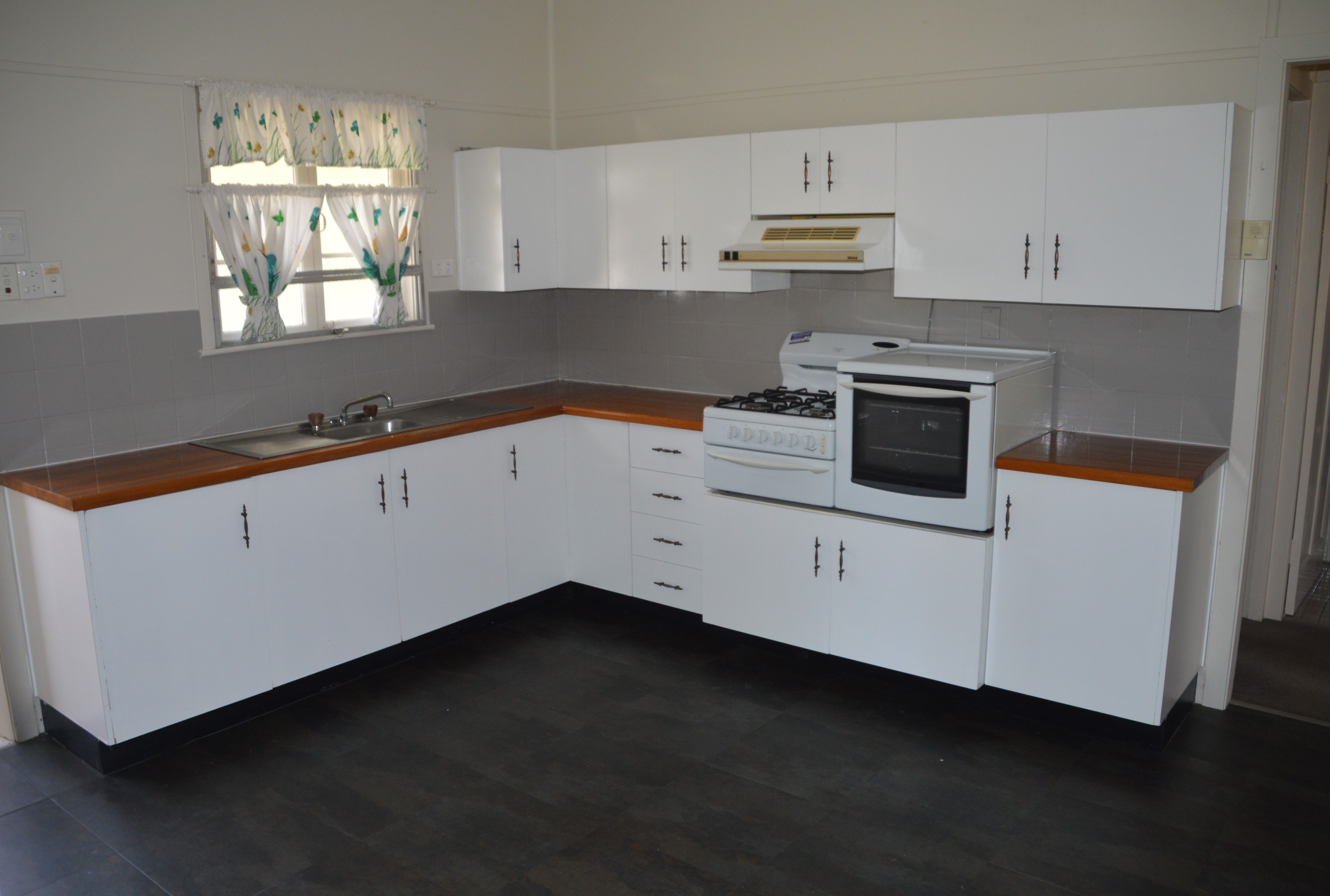 1 Macgregor Street, The Range, QLD 4700