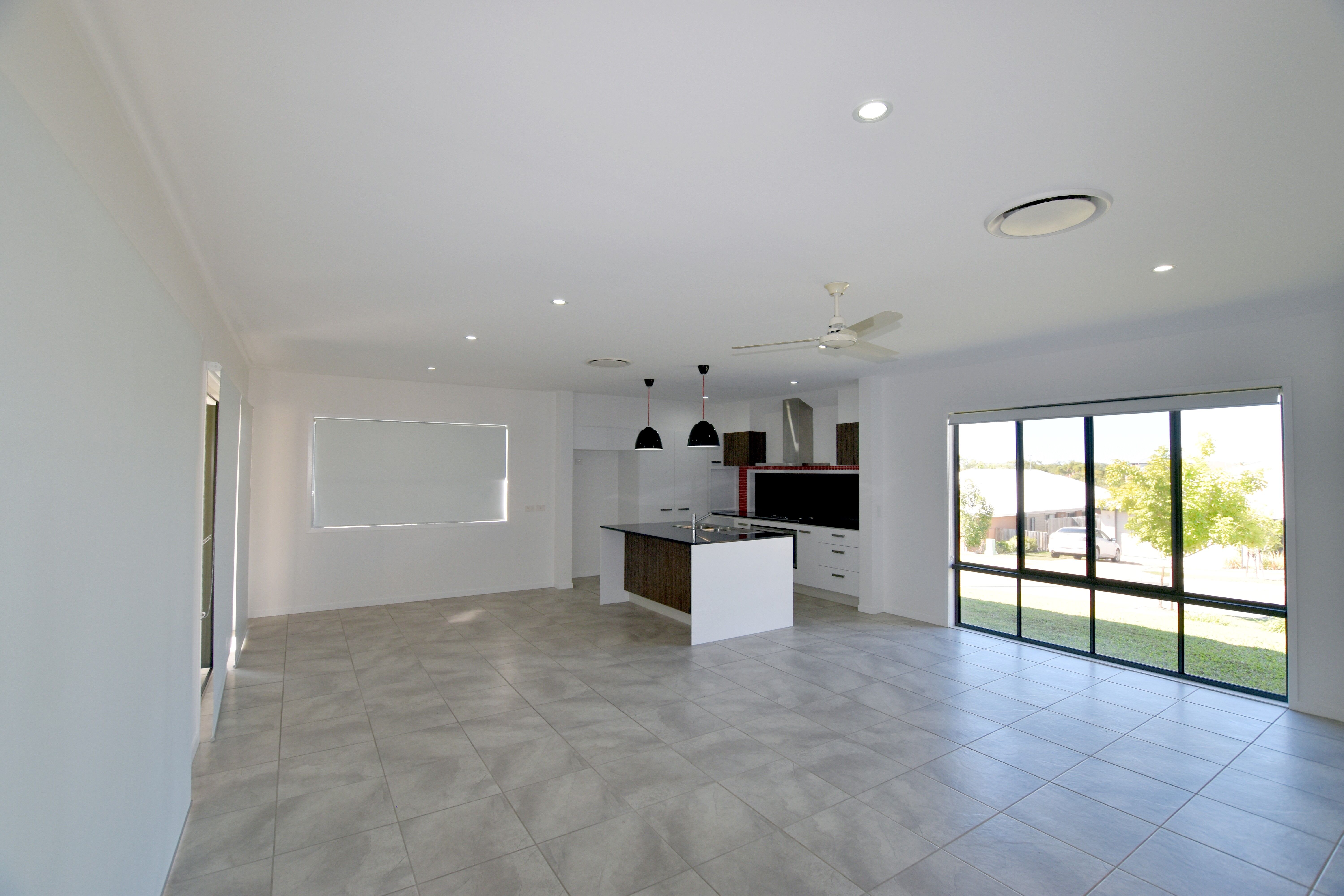 4 Isla Court, New Auckland, QLD 4680
