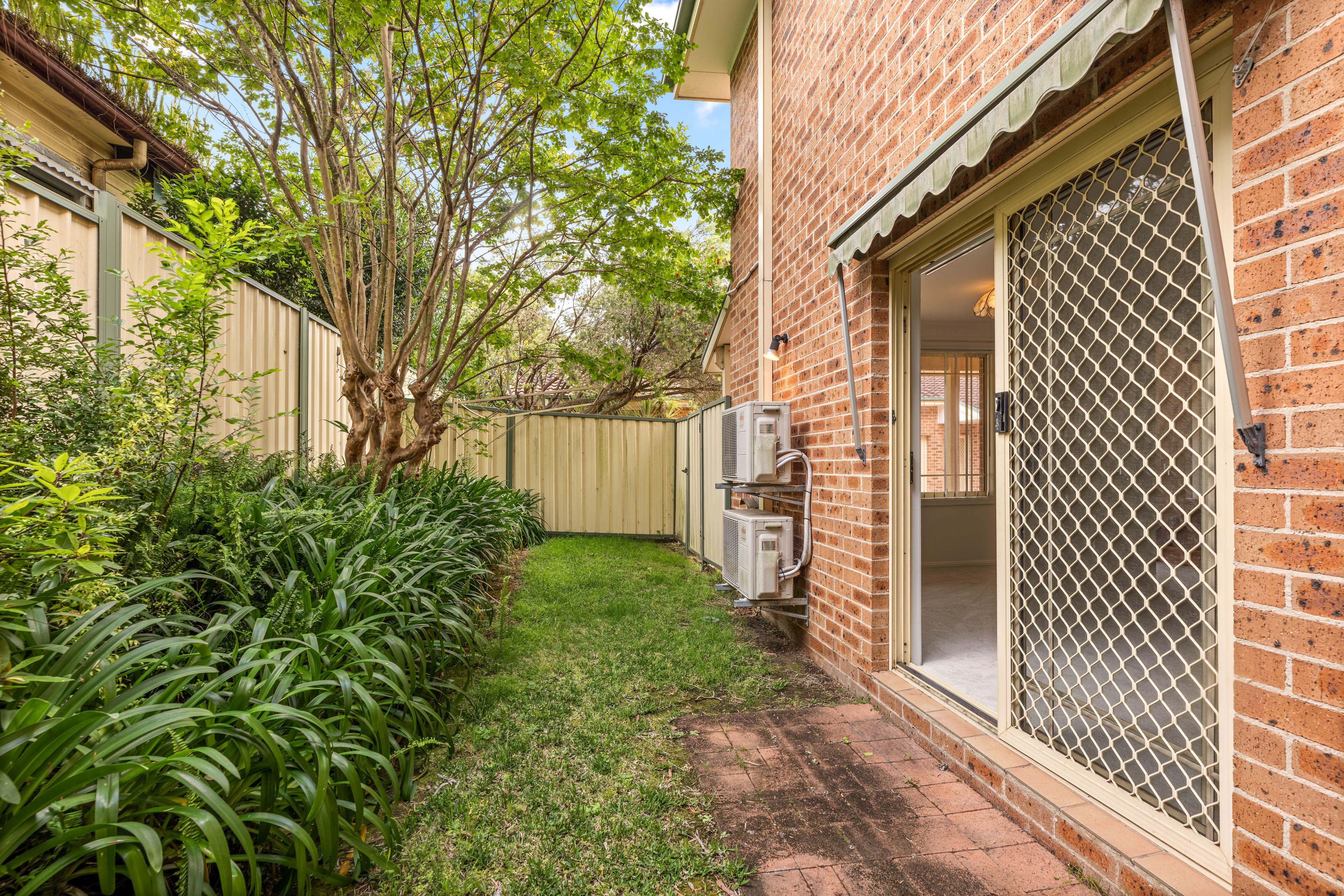2/169-171 Waratah Street — photo 6 of 6