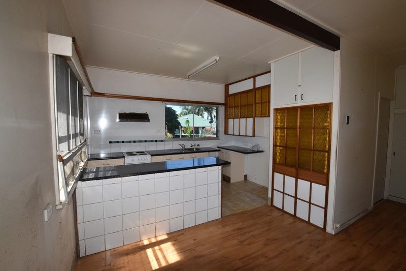 10 Glegg Street, West Gladstone, QLD 4680
