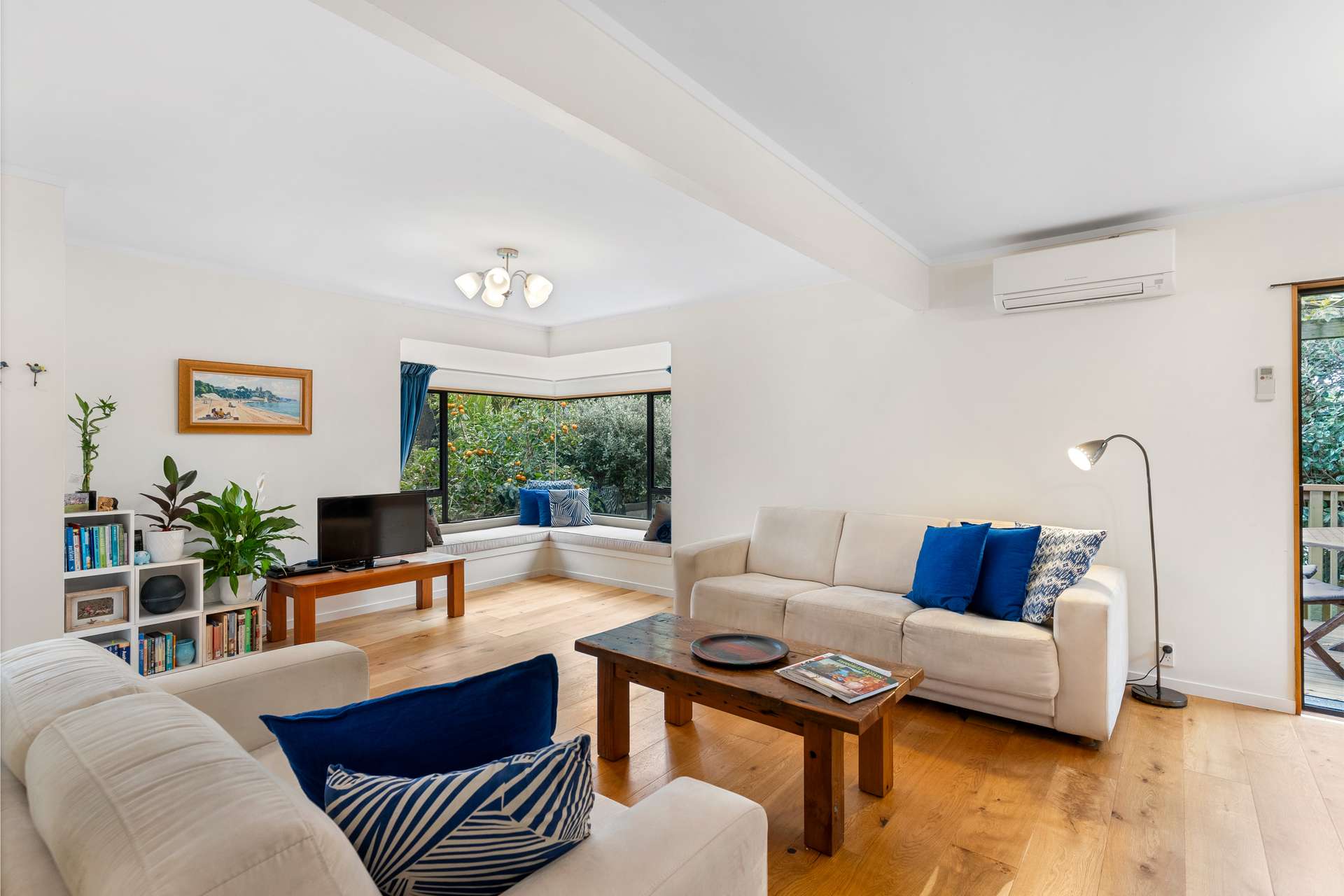 2/120 Riddell Road photo 2