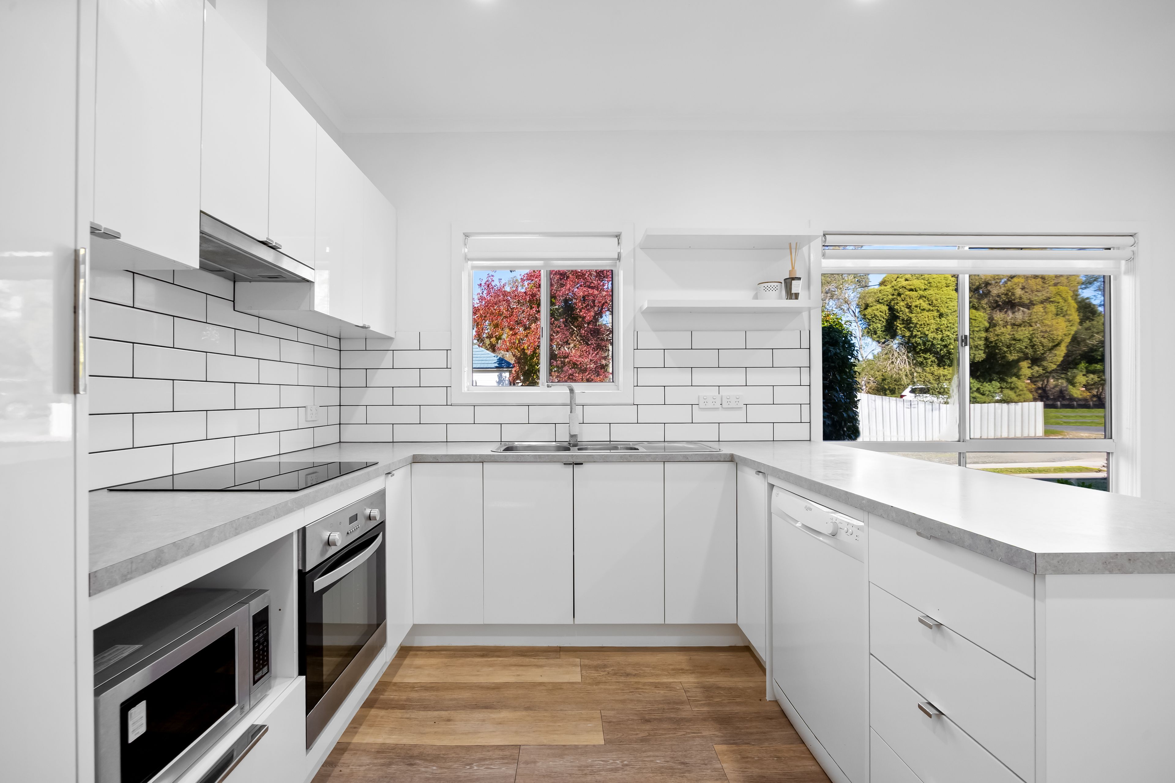 18 Acacia Avenue — photo 3 of 23