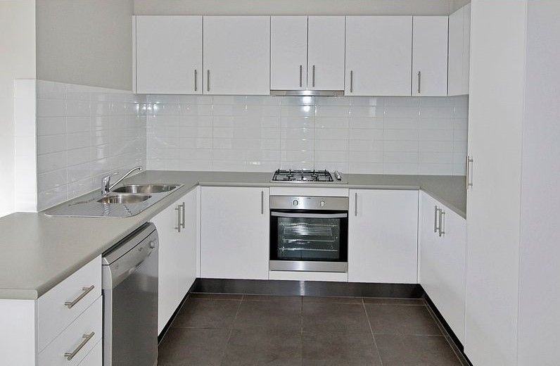 18 Langside Grove, Cranbourne East, VIC 3977
