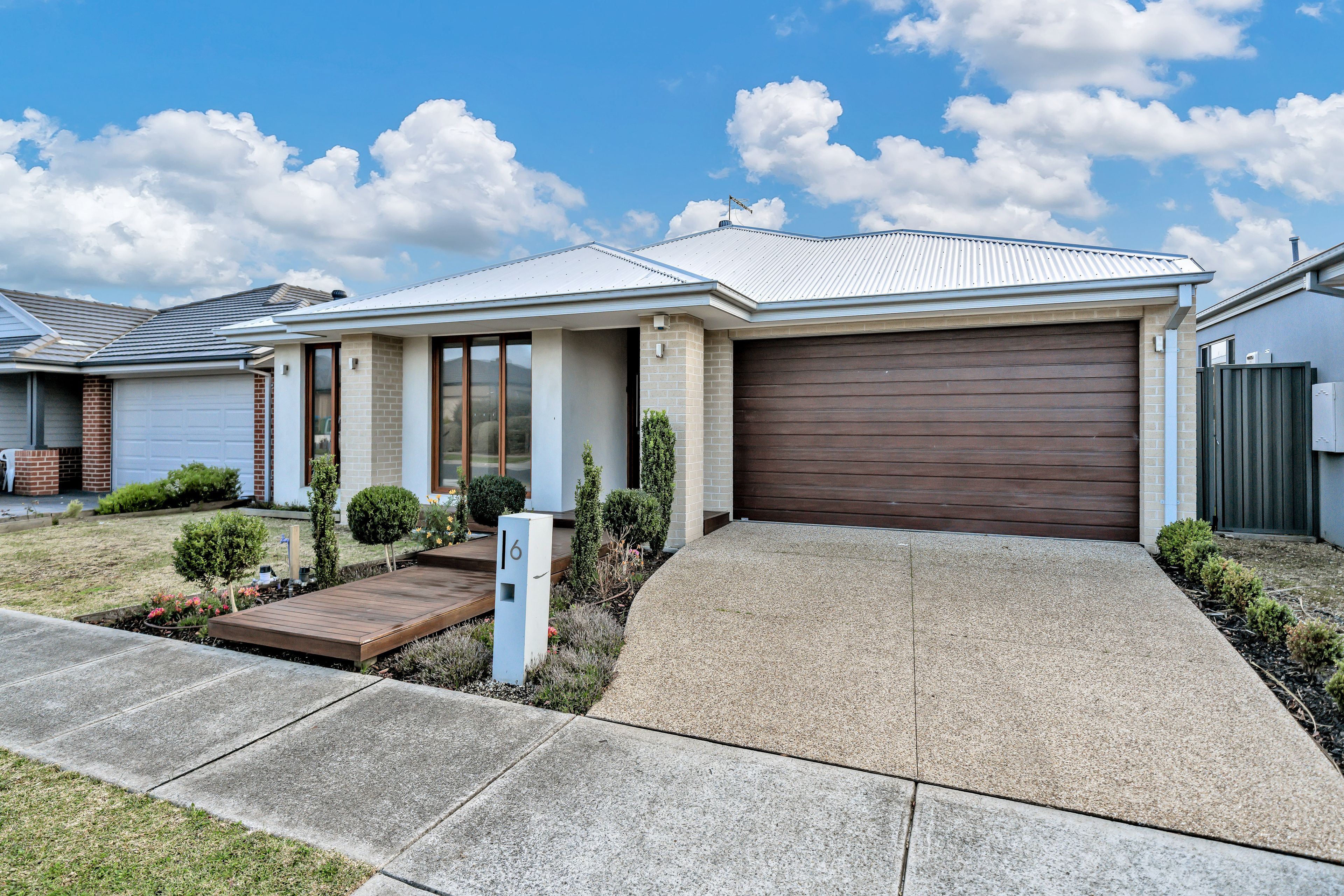 6 Hibernia Place, Cranbourne East, VIC 3977