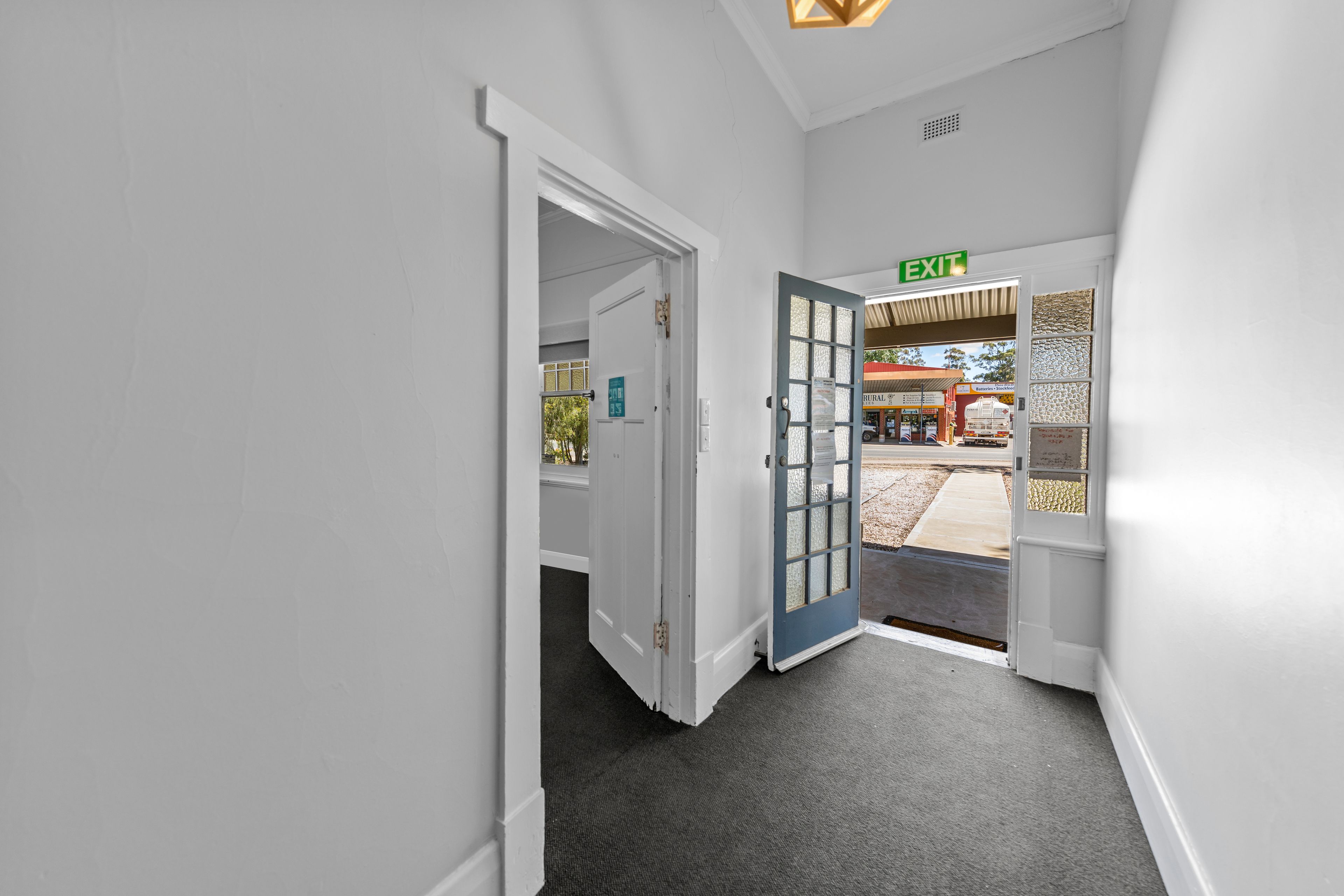 183 Main North Road, Clare, SA 5453