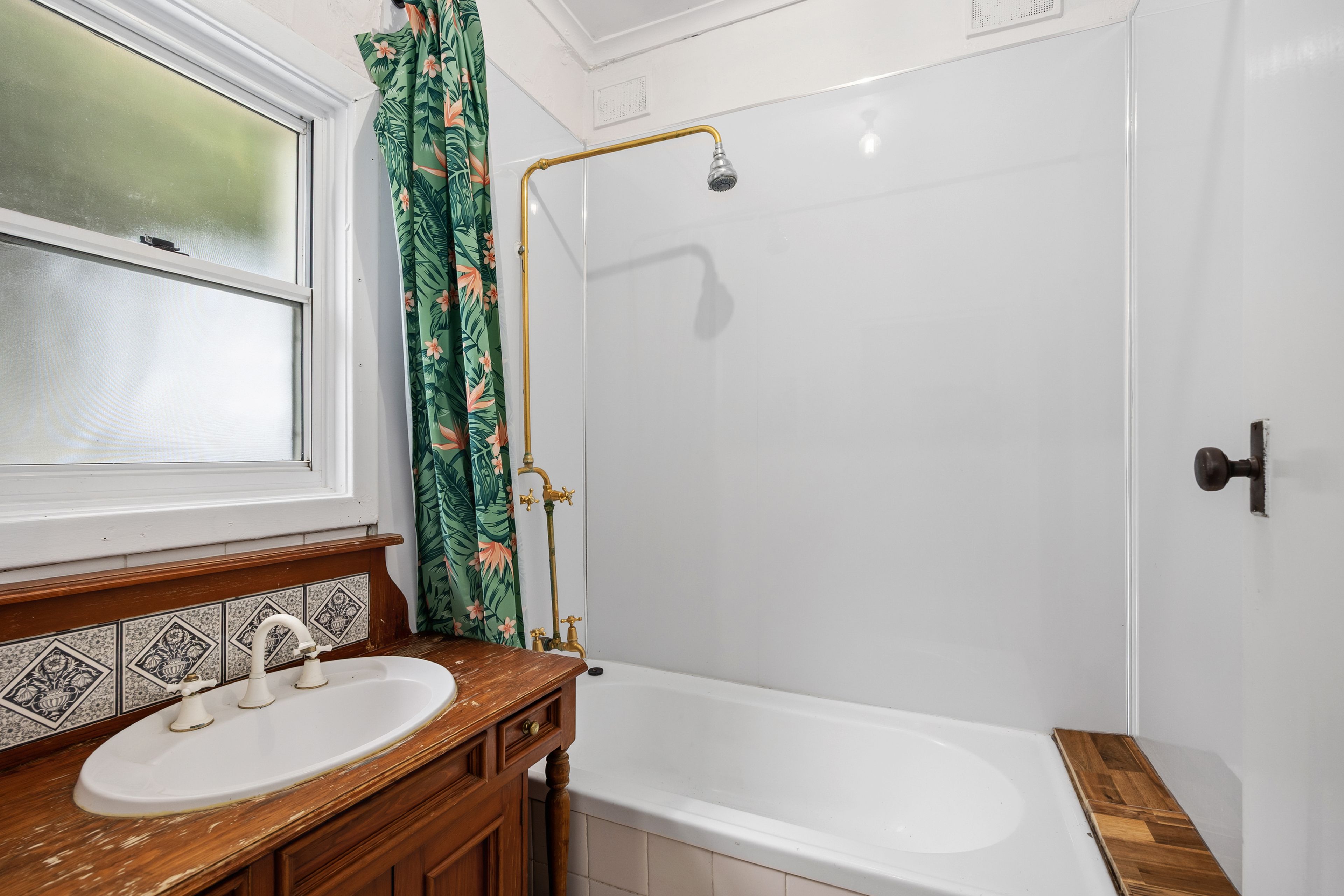 30 Bahloo Avenue — photo 7 of 11