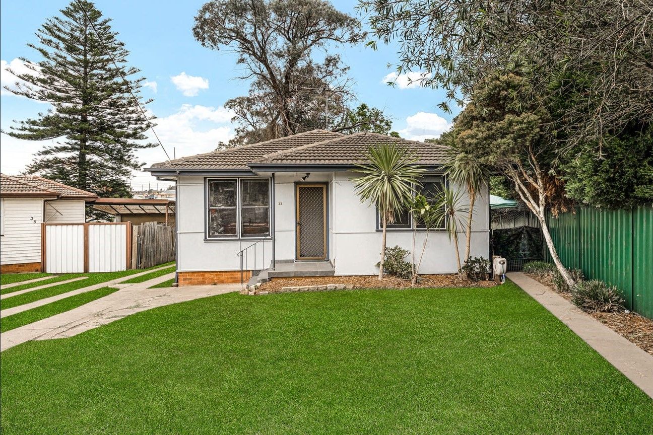 33 Cedar Crescent, North St Marys NSW 2760