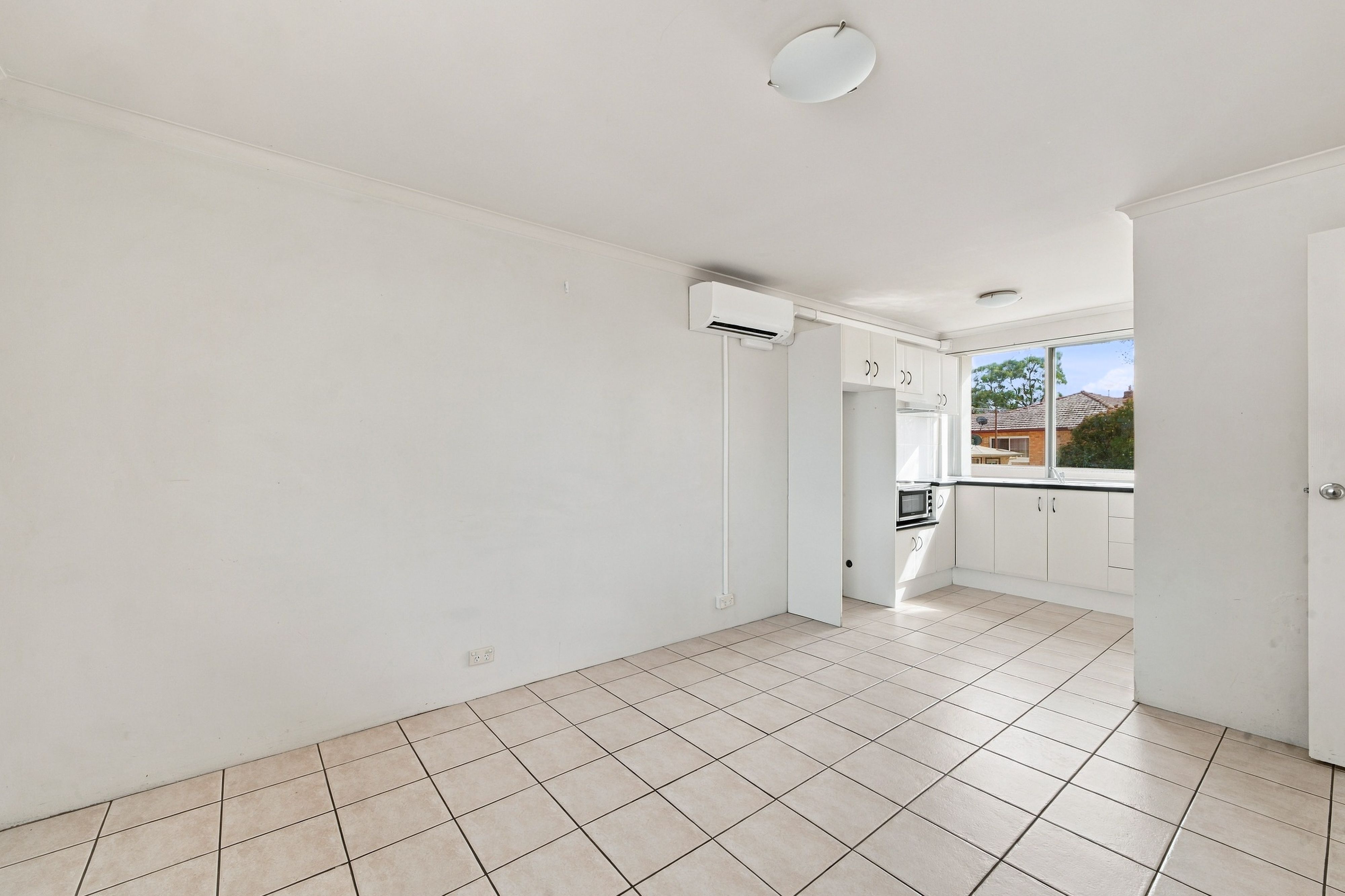 6/56 Crest Road — photo 7 of 10