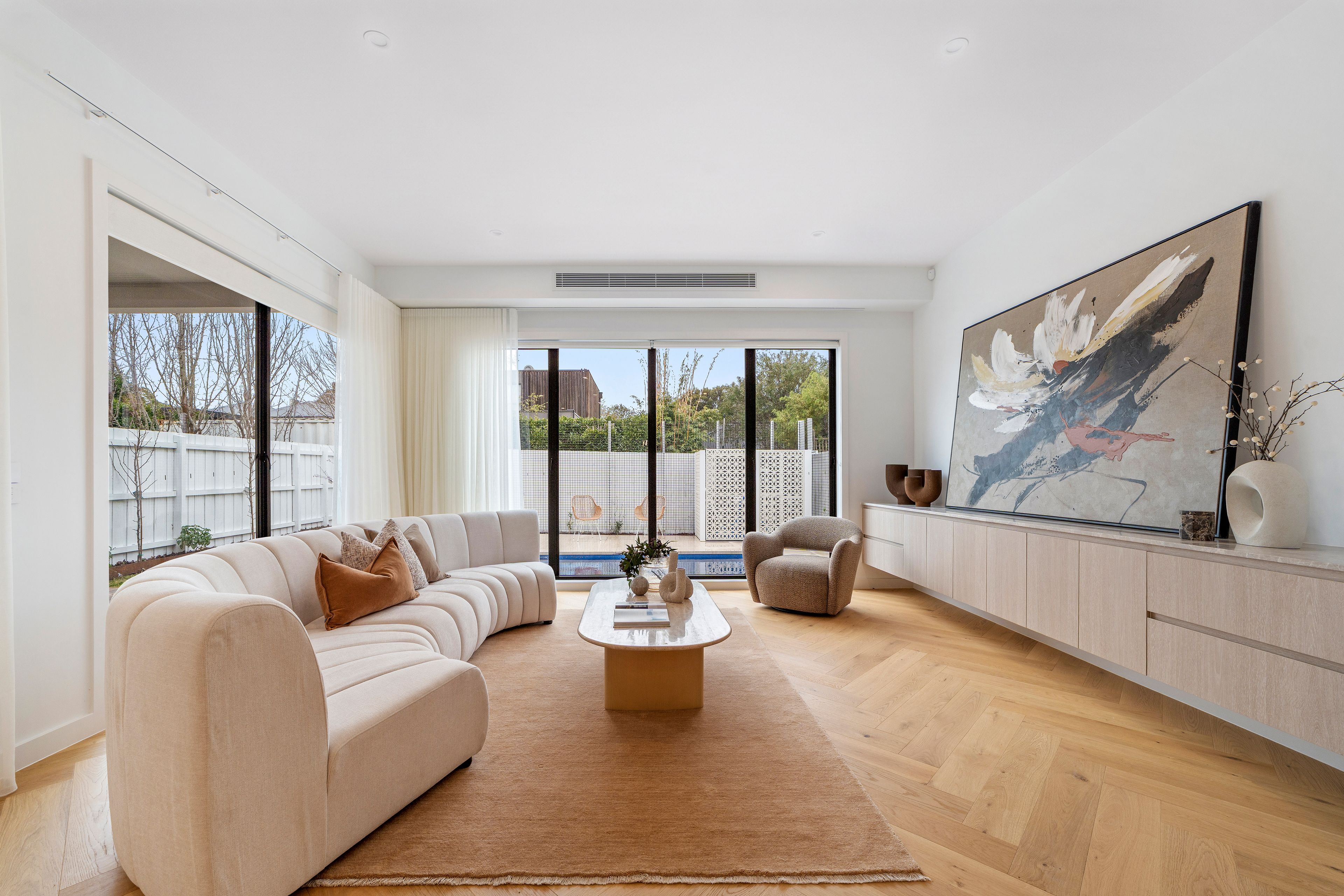 8 Dixon Street — photo 17 of 22
