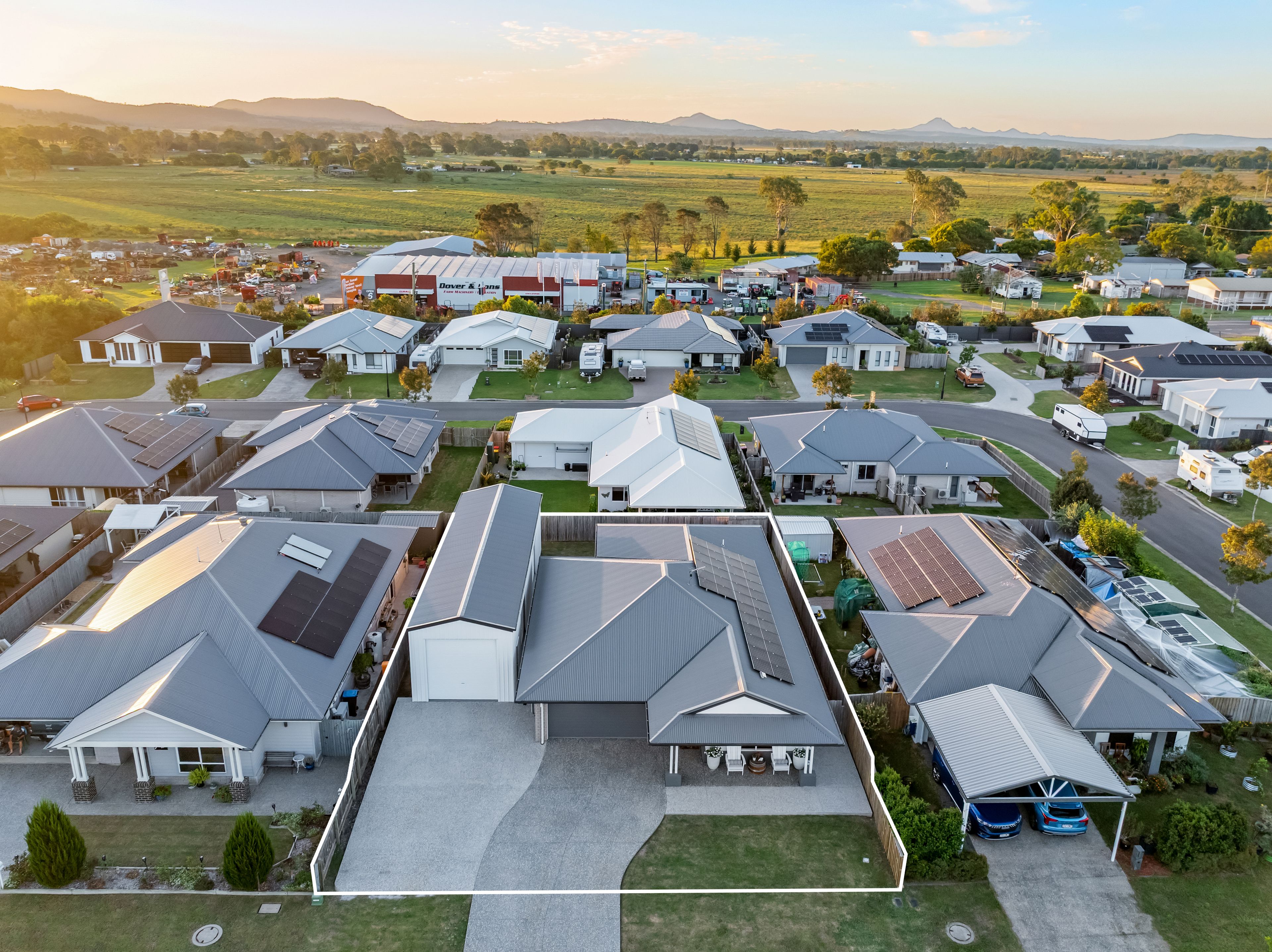 6 Saintly Crescent, Beaudesert, QLD 4285