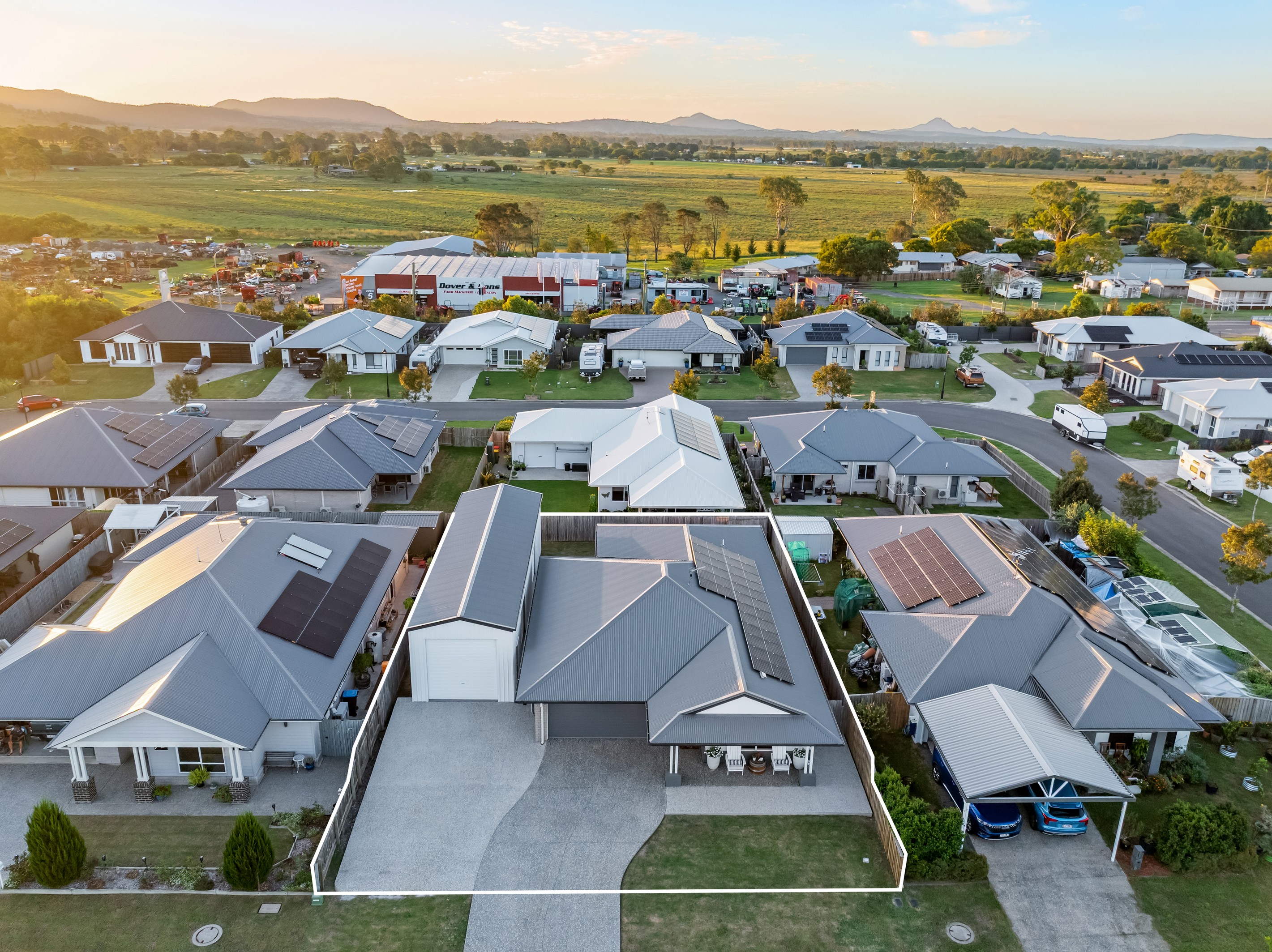 6 Saintly Crescent, Beaudesert, QLD 4285